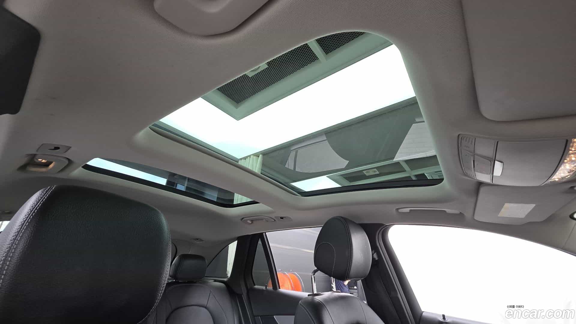 GLC-Class Mercedes-Benz 2018.10-OPTION-021