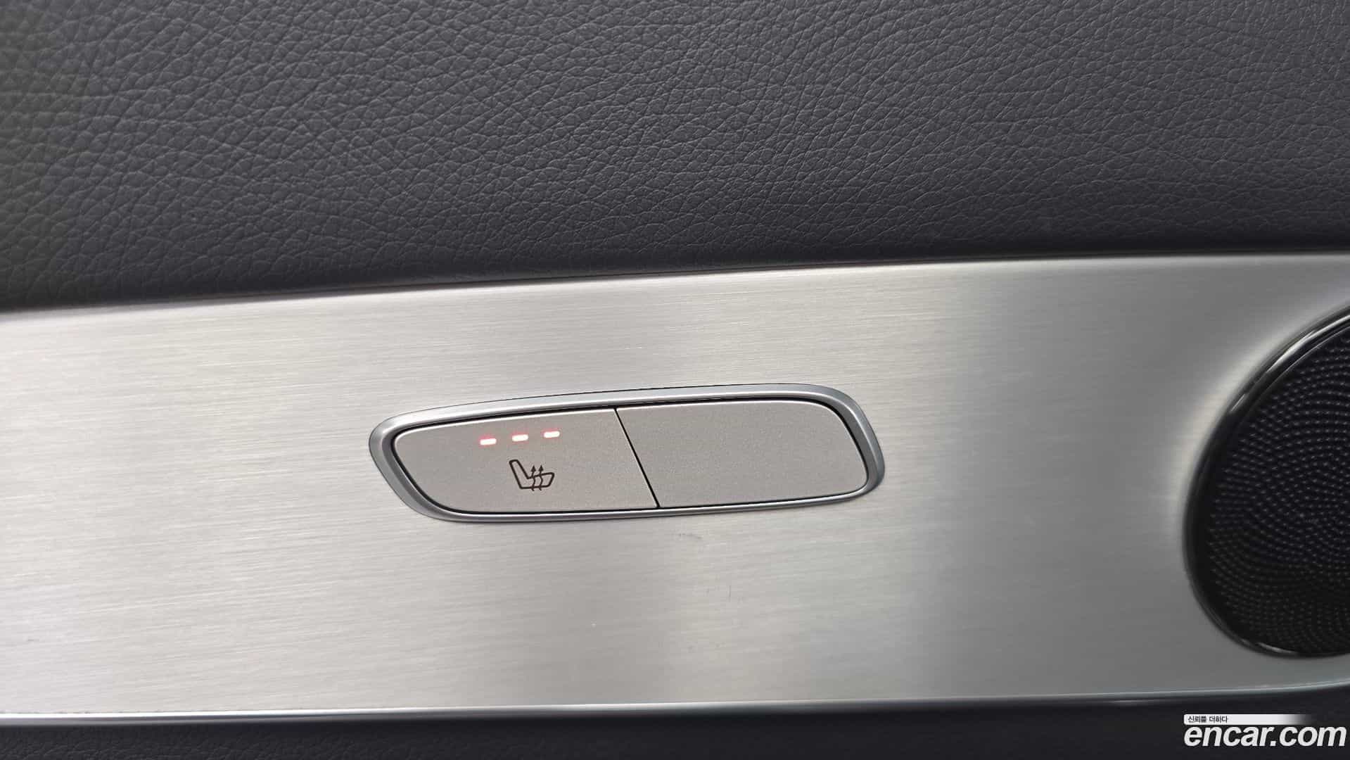 GLC-Class Mercedes-Benz 2018.10-OPTION-022