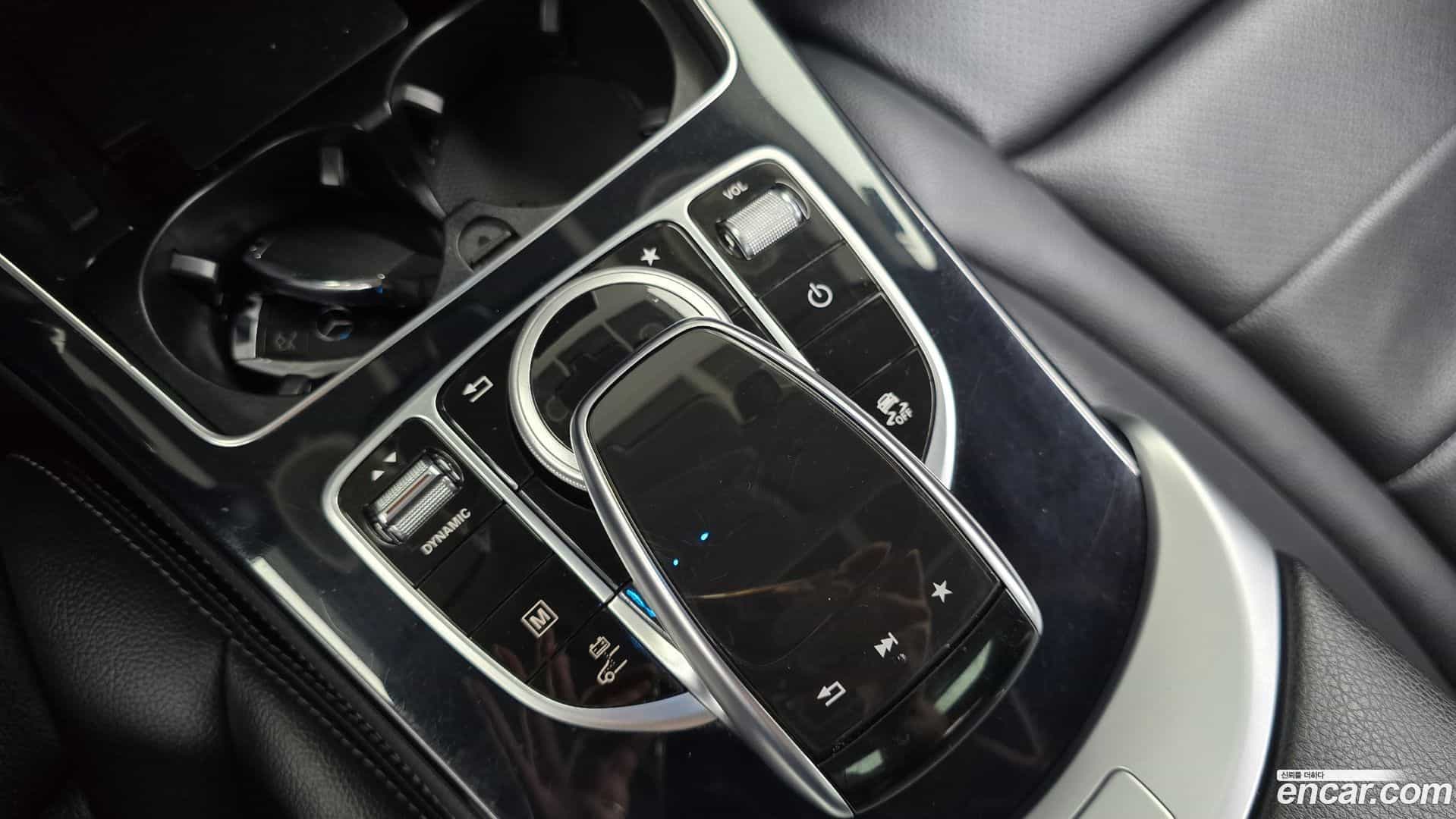 GLC-Class Mercedes-Benz 2018.10-OPTION-043