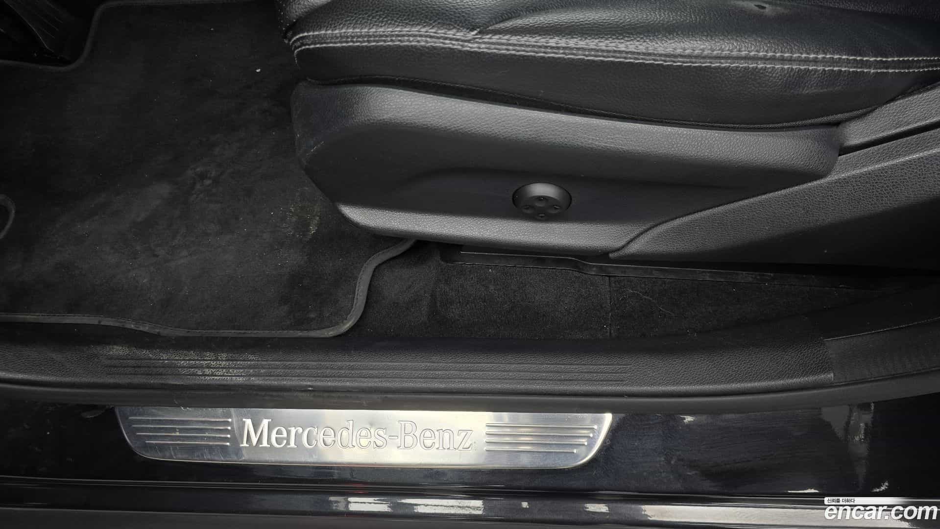 GLC-Class Mercedes-Benz 2018.10-OPTION-044