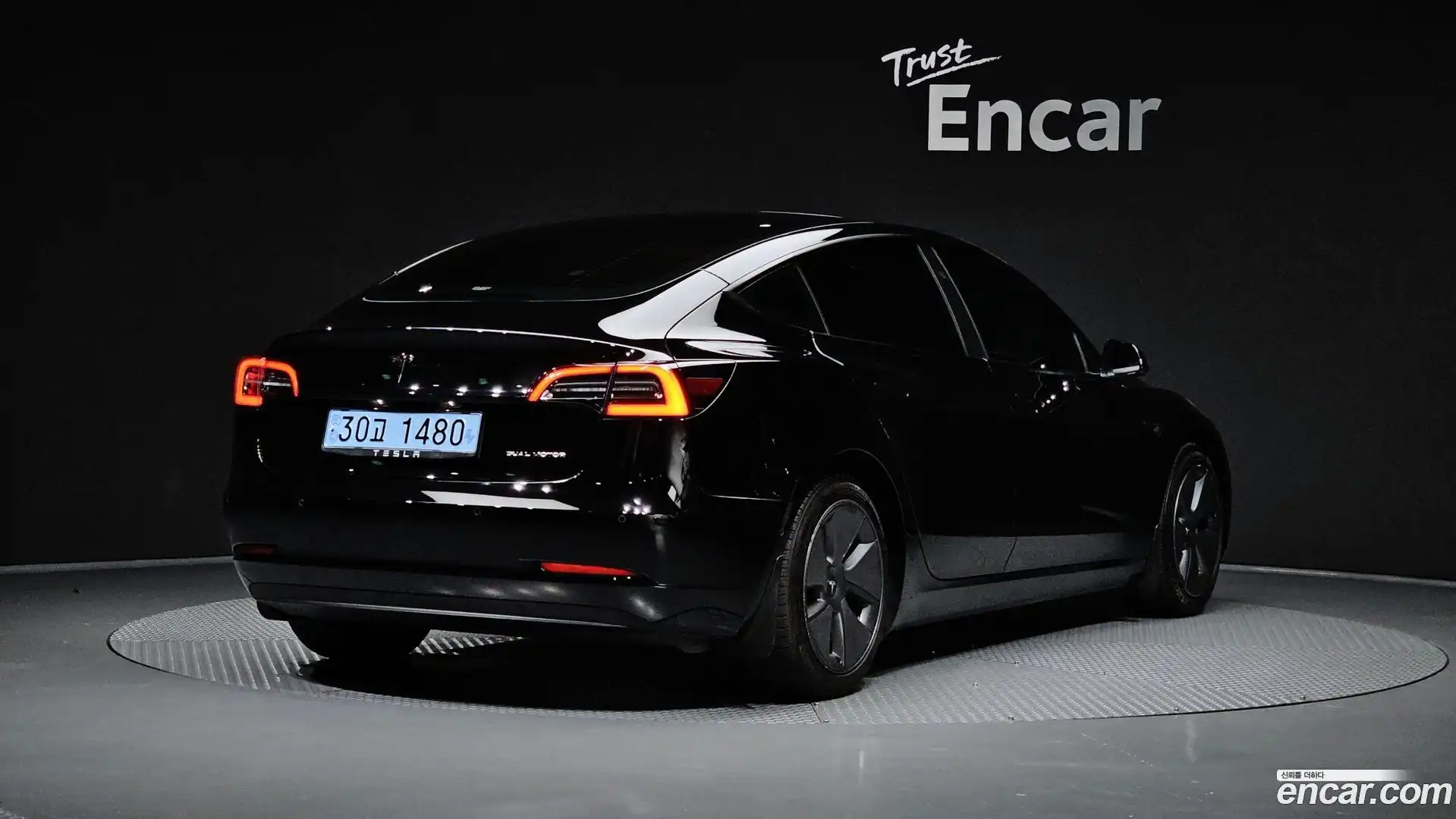 Model 3 Tesla 2021.10-OUTER-002