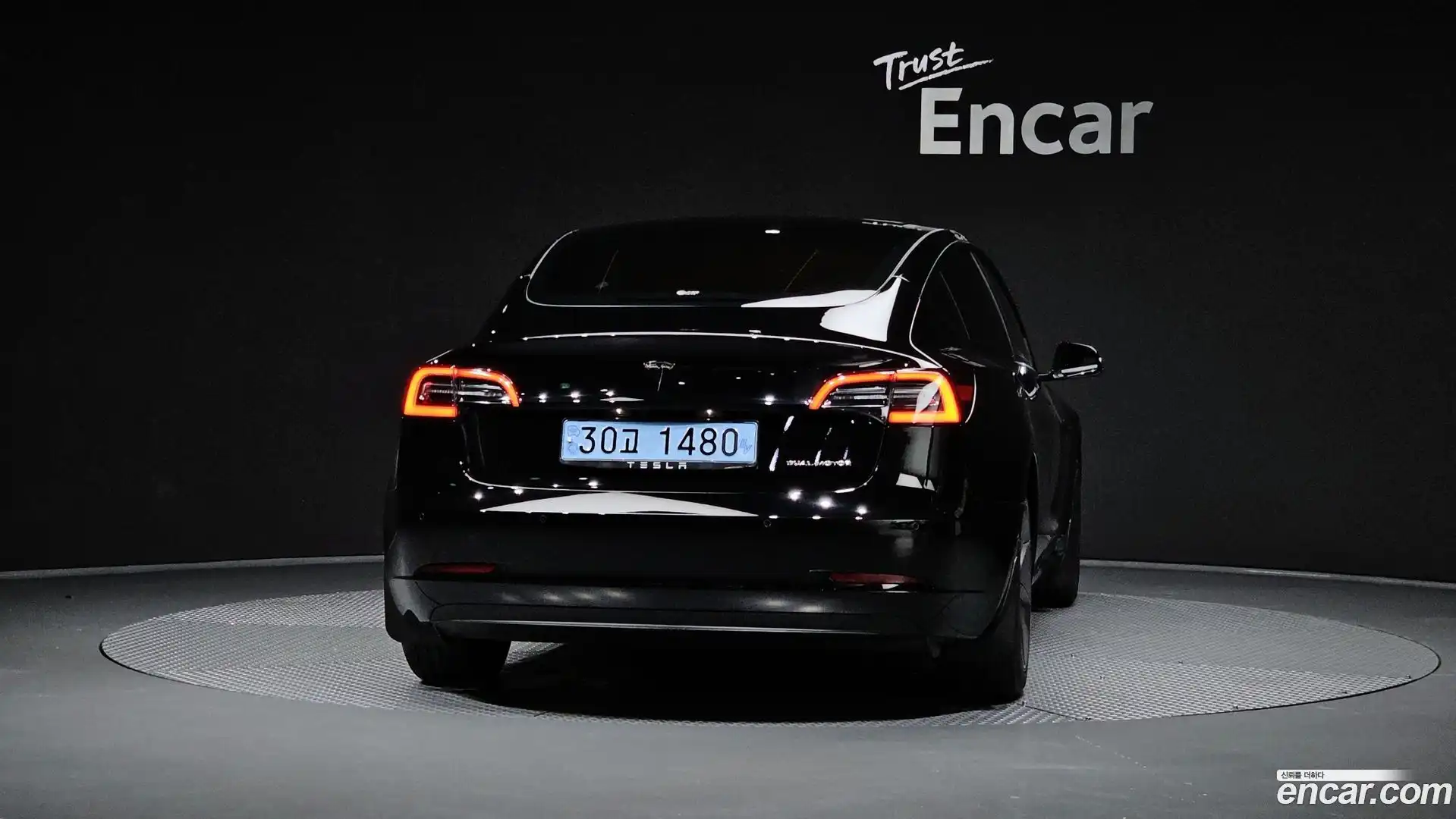 Model 3 Tesla 2021.10-OUTER-004