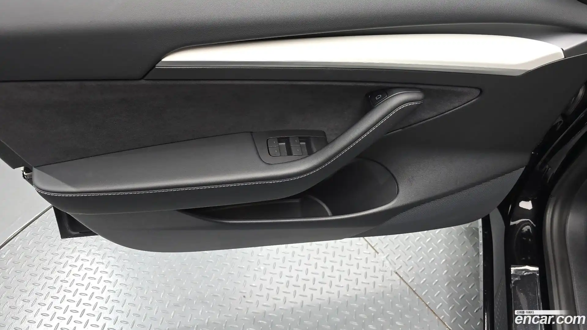 Model 3 Tesla 2021.10-INNER-034