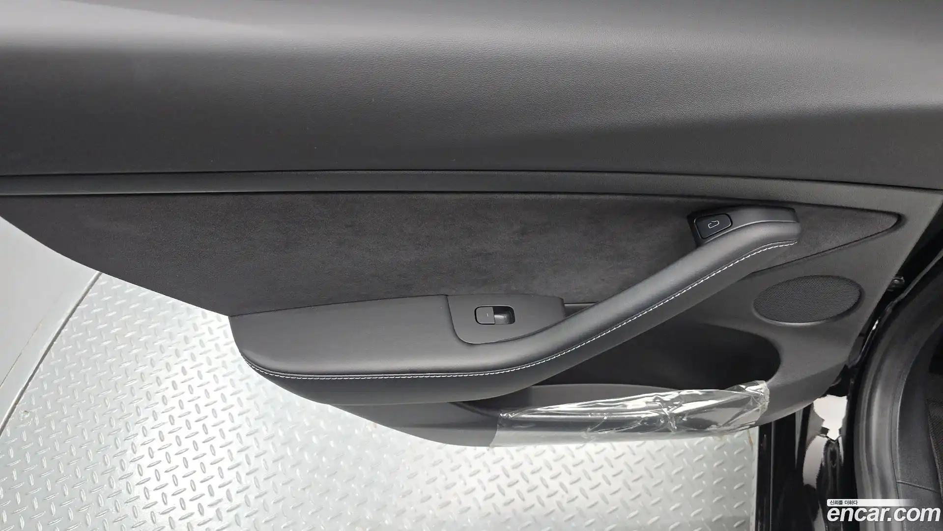 Model 3 Tesla 2021.10-INNER-035