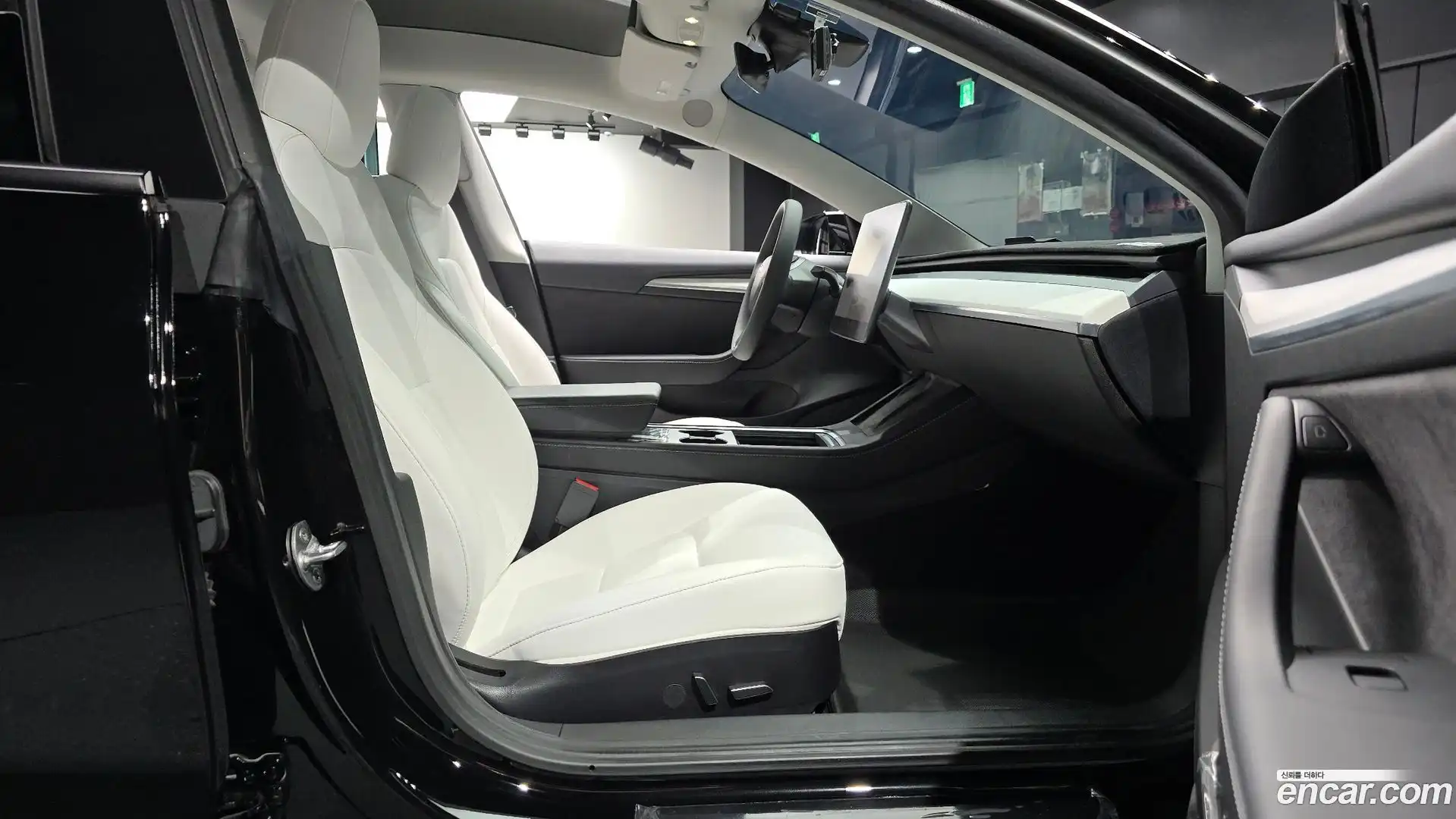 Model 3 Tesla 2021.10-INNER-036