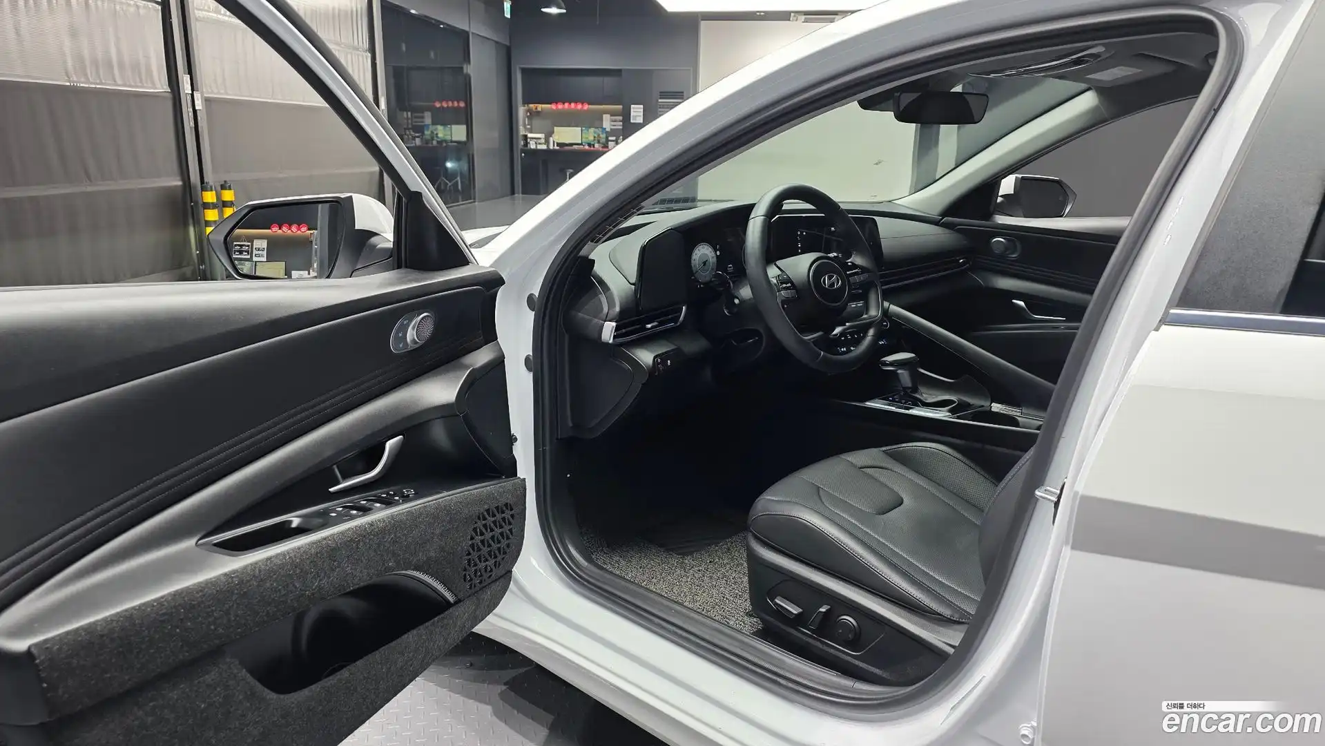 AVANTE Hyundai 2025.2-INNER-010