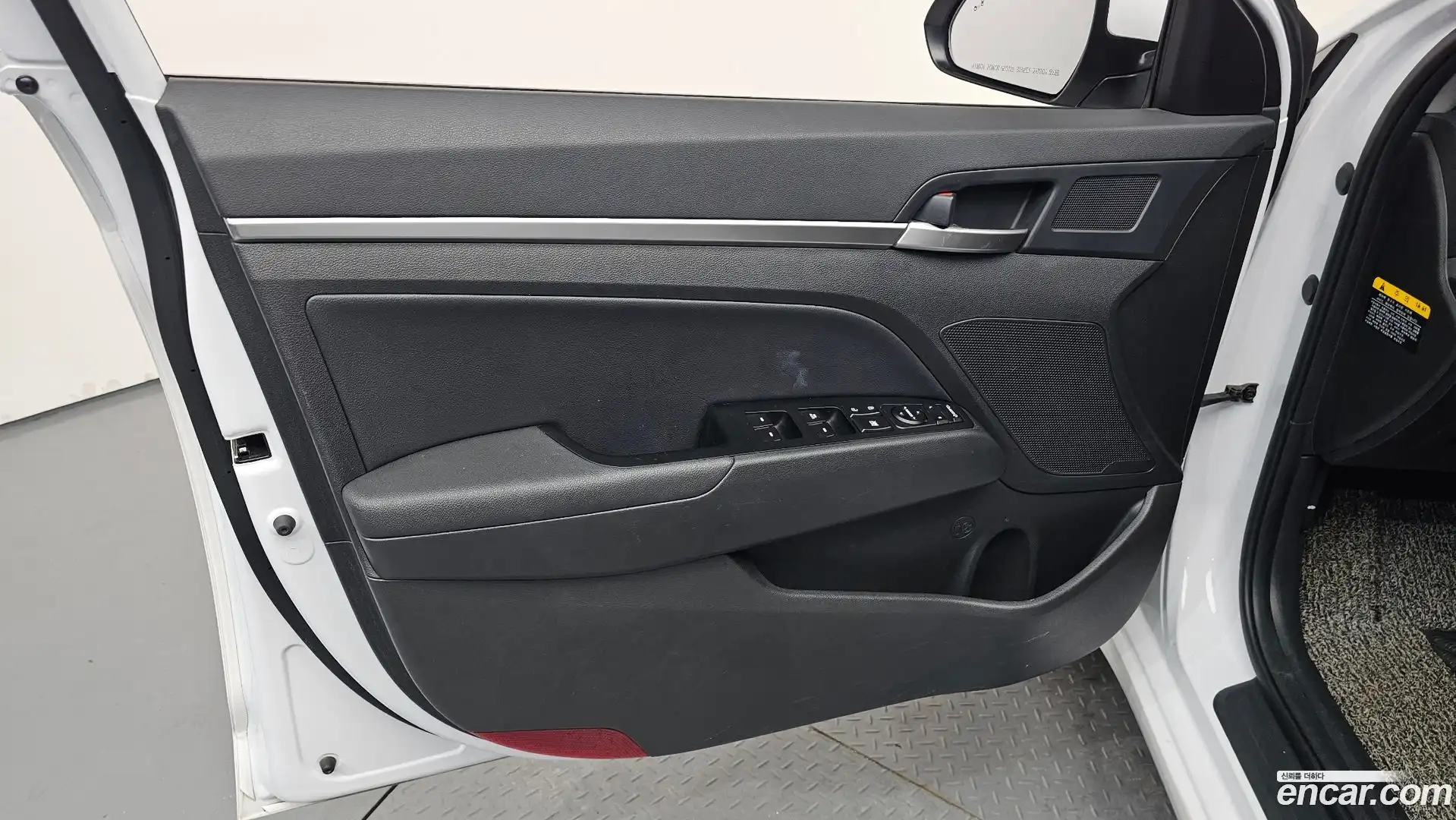 AVANTE Hyundai 2019.11-INNER-034