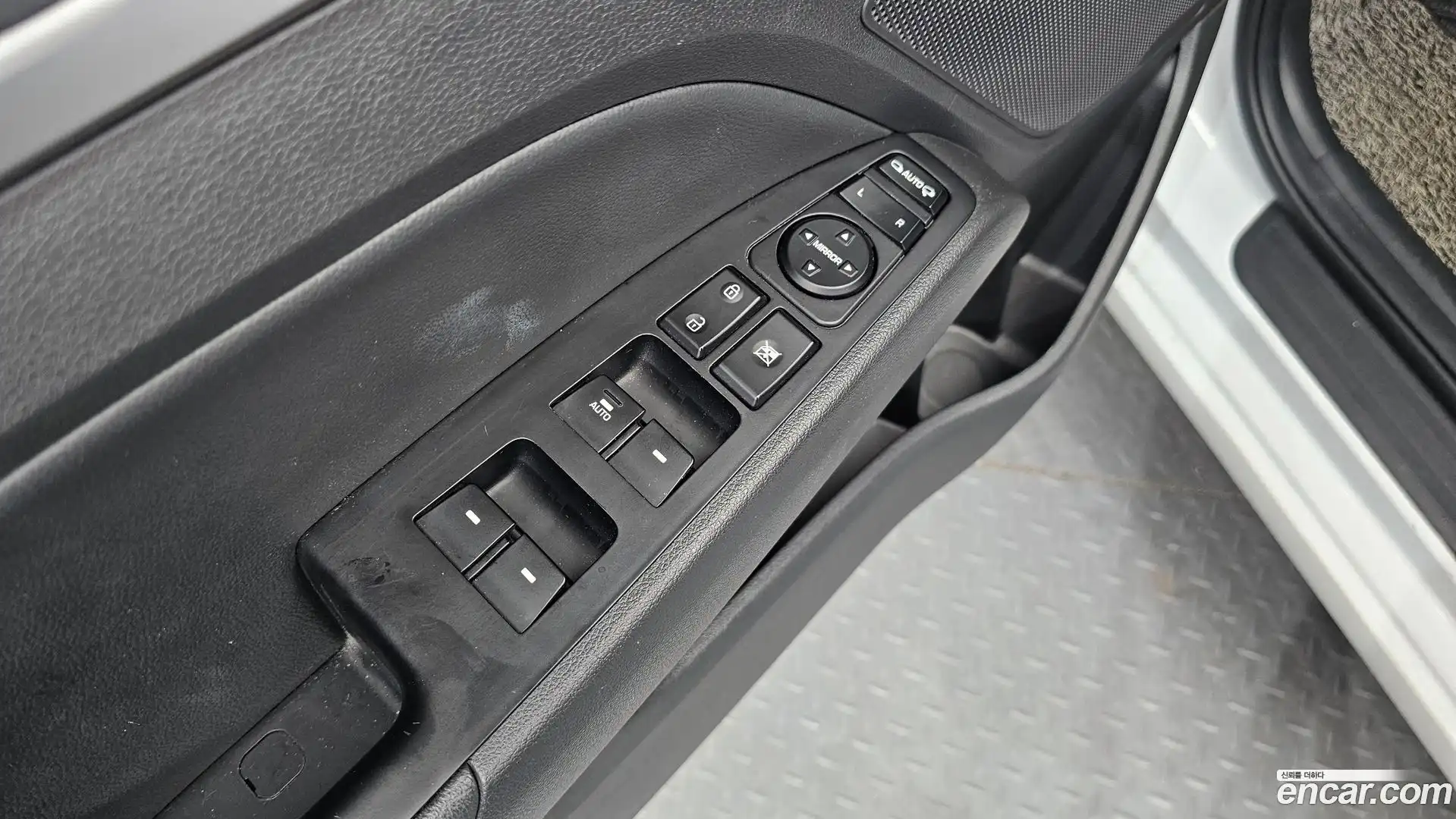 AVANTE Hyundai 2019.11-OPTION-042