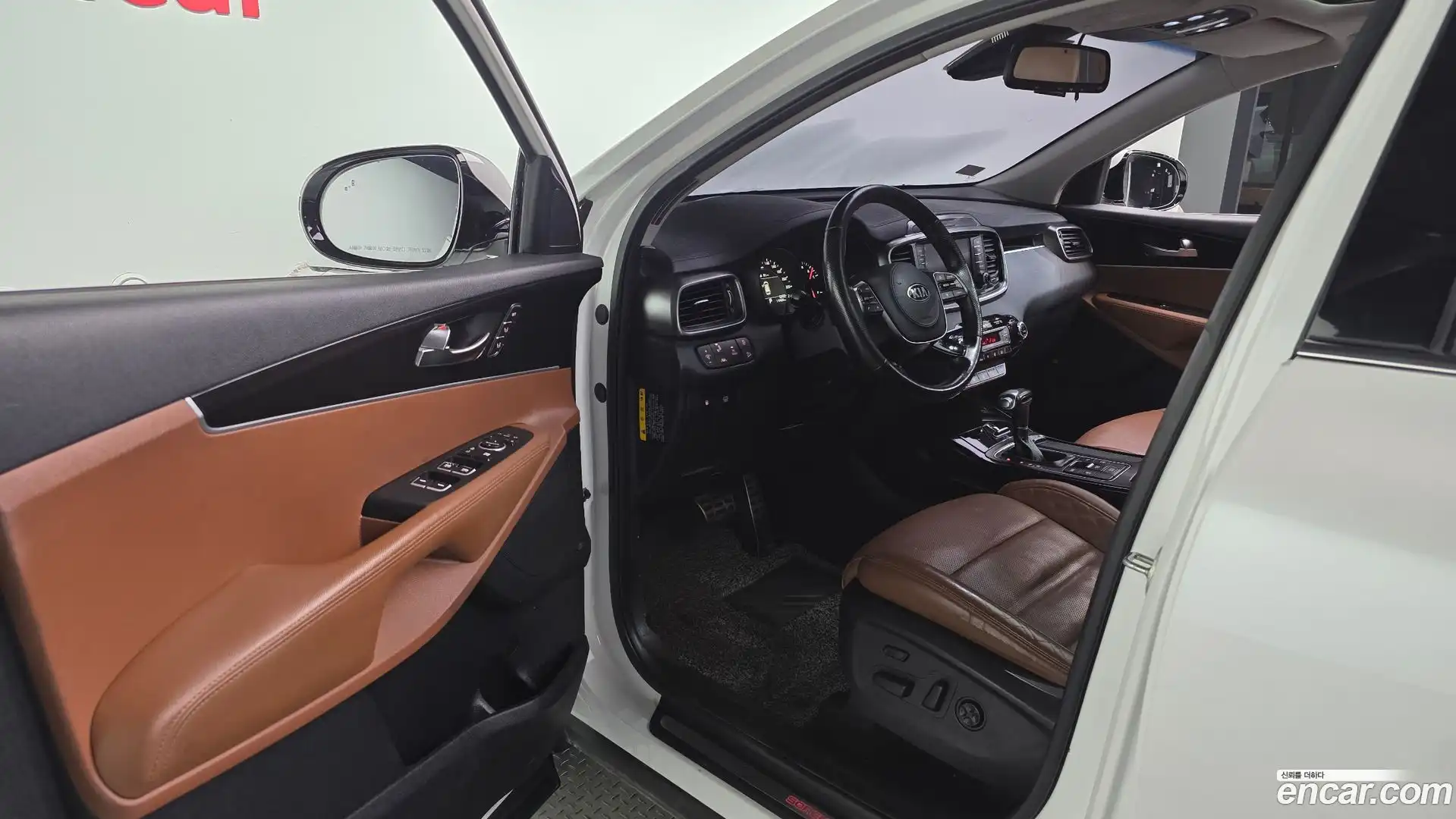 Sorento Kia 2019.5-INNER-010