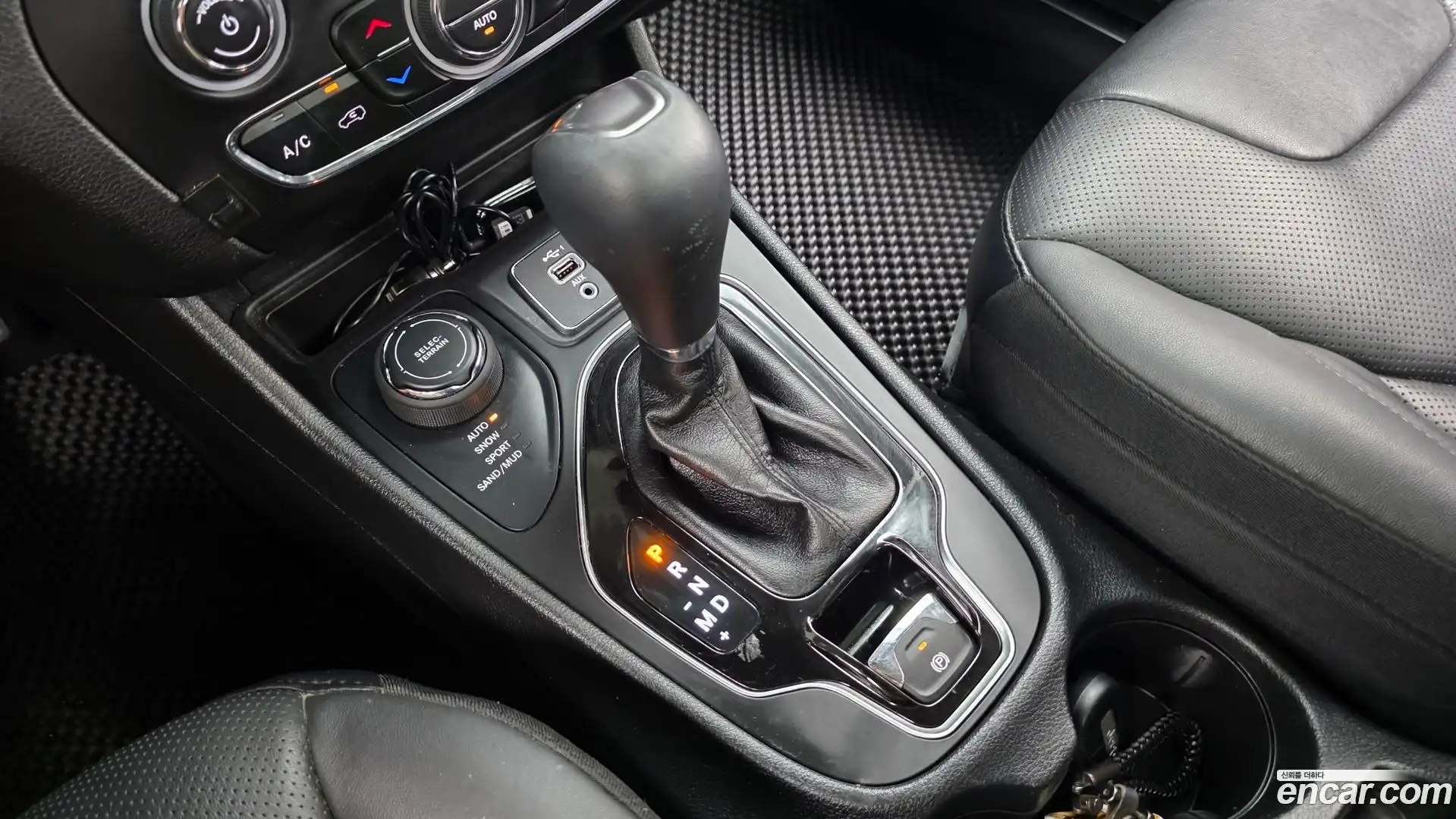 Cherokee Jeep 2021.5-INNER-009