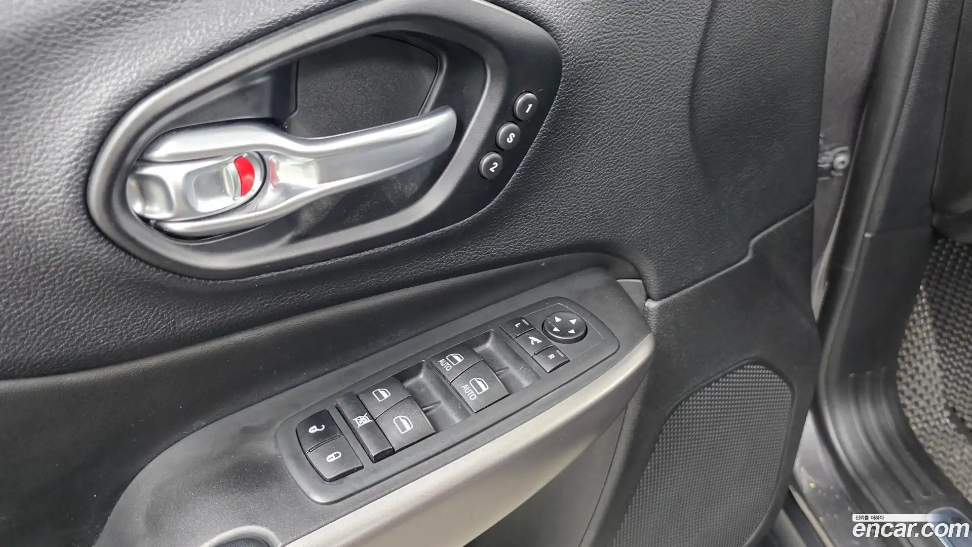 Cherokee Jeep 2021.5-OPTION-040