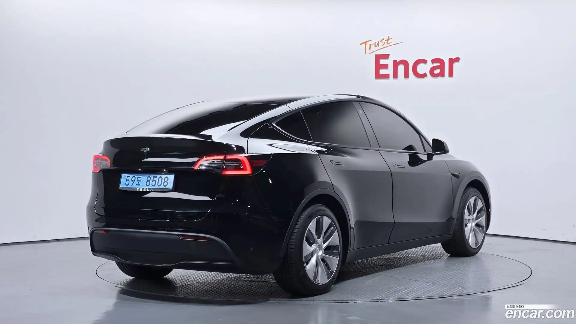 Model Y Tesla 2021.8-OUTER-002