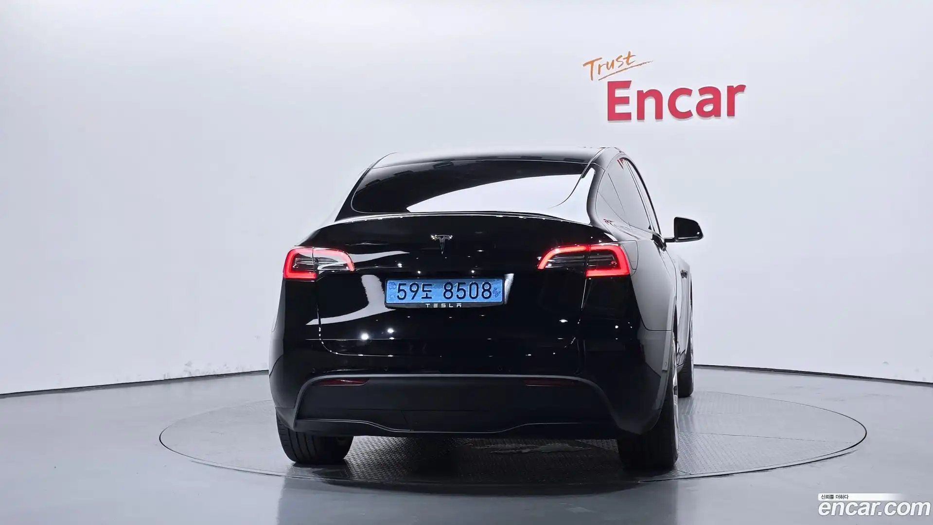 Model Y Tesla 2021.8-OUTER-004