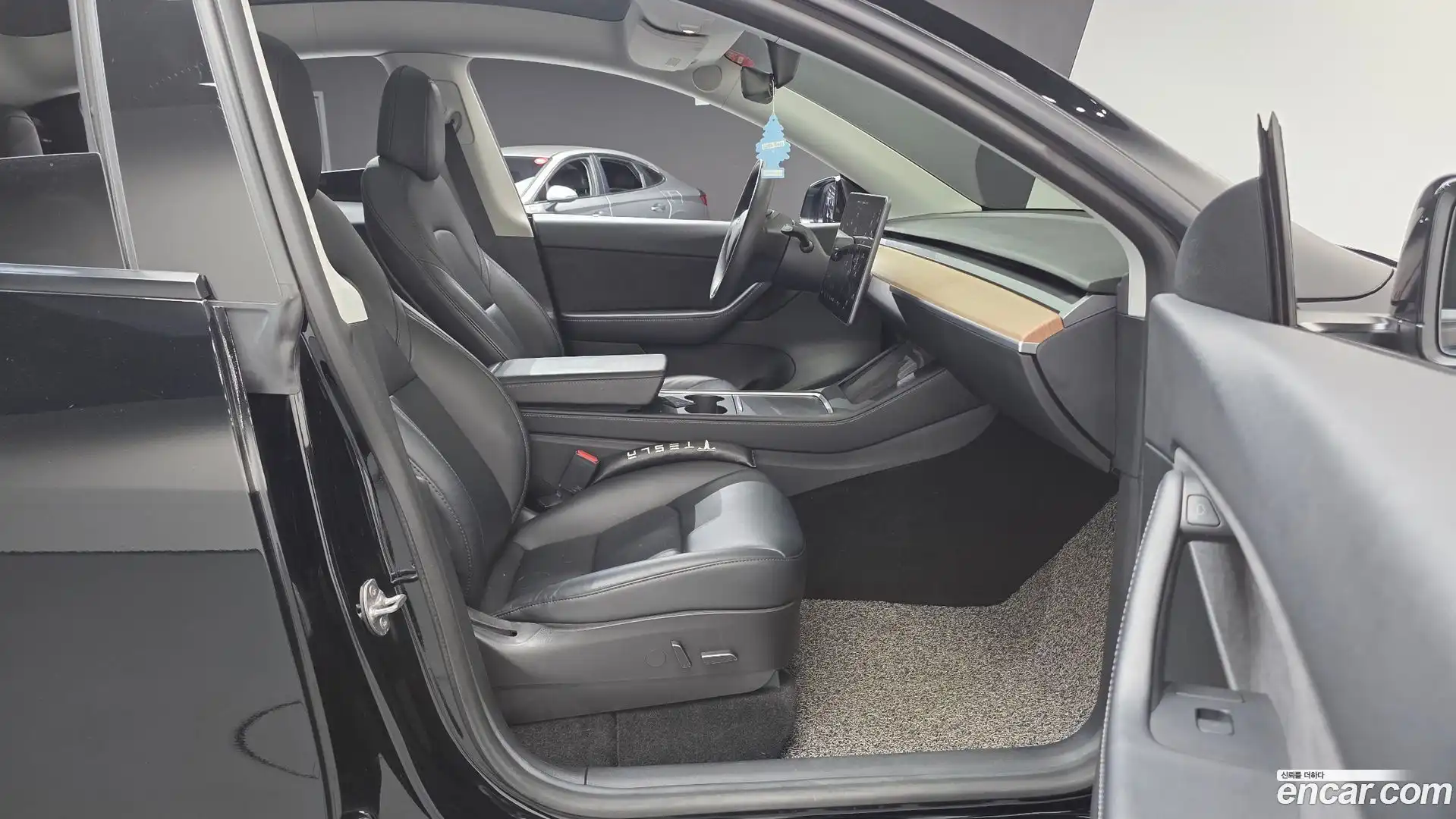 Model Y Tesla 2021.8-OPTION-015