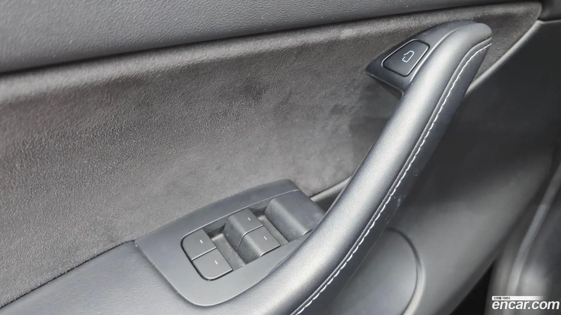 Model Y Tesla 2021.8-OPTION-024