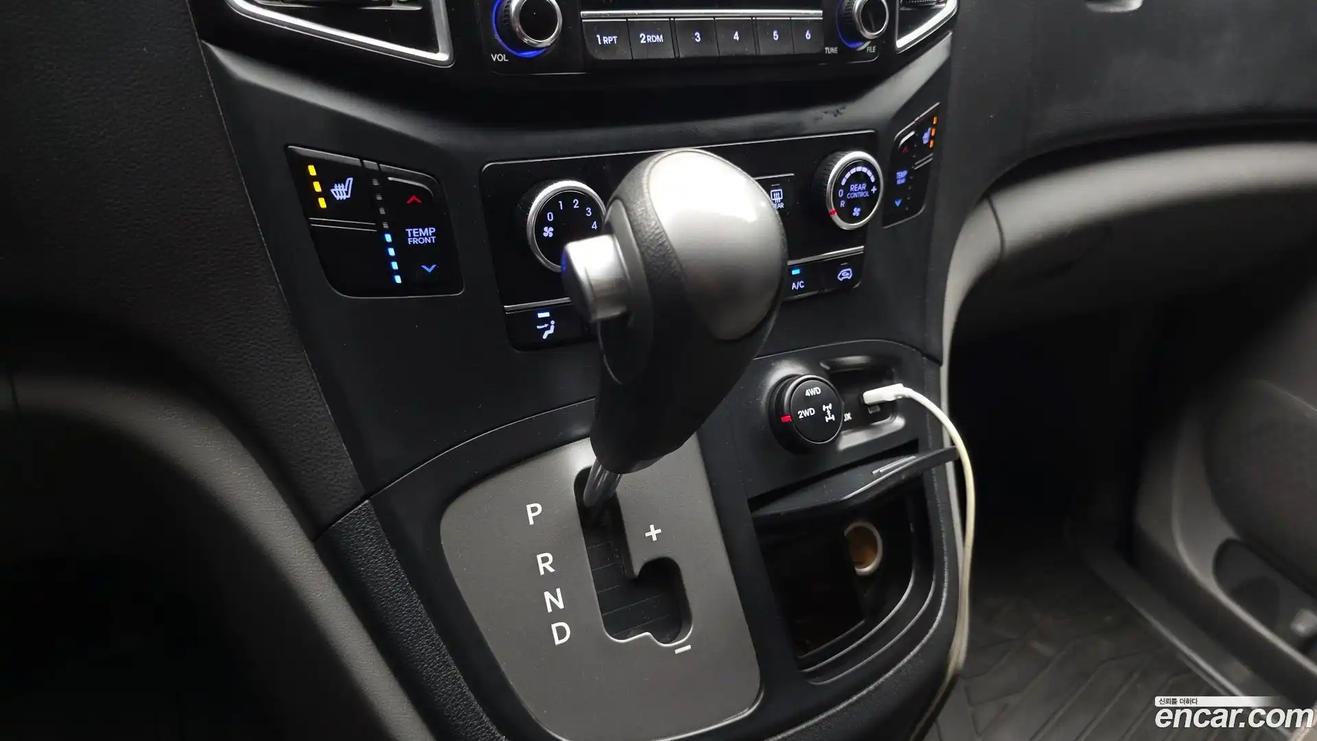 Starex Hyundai 2016.6-INNER-009