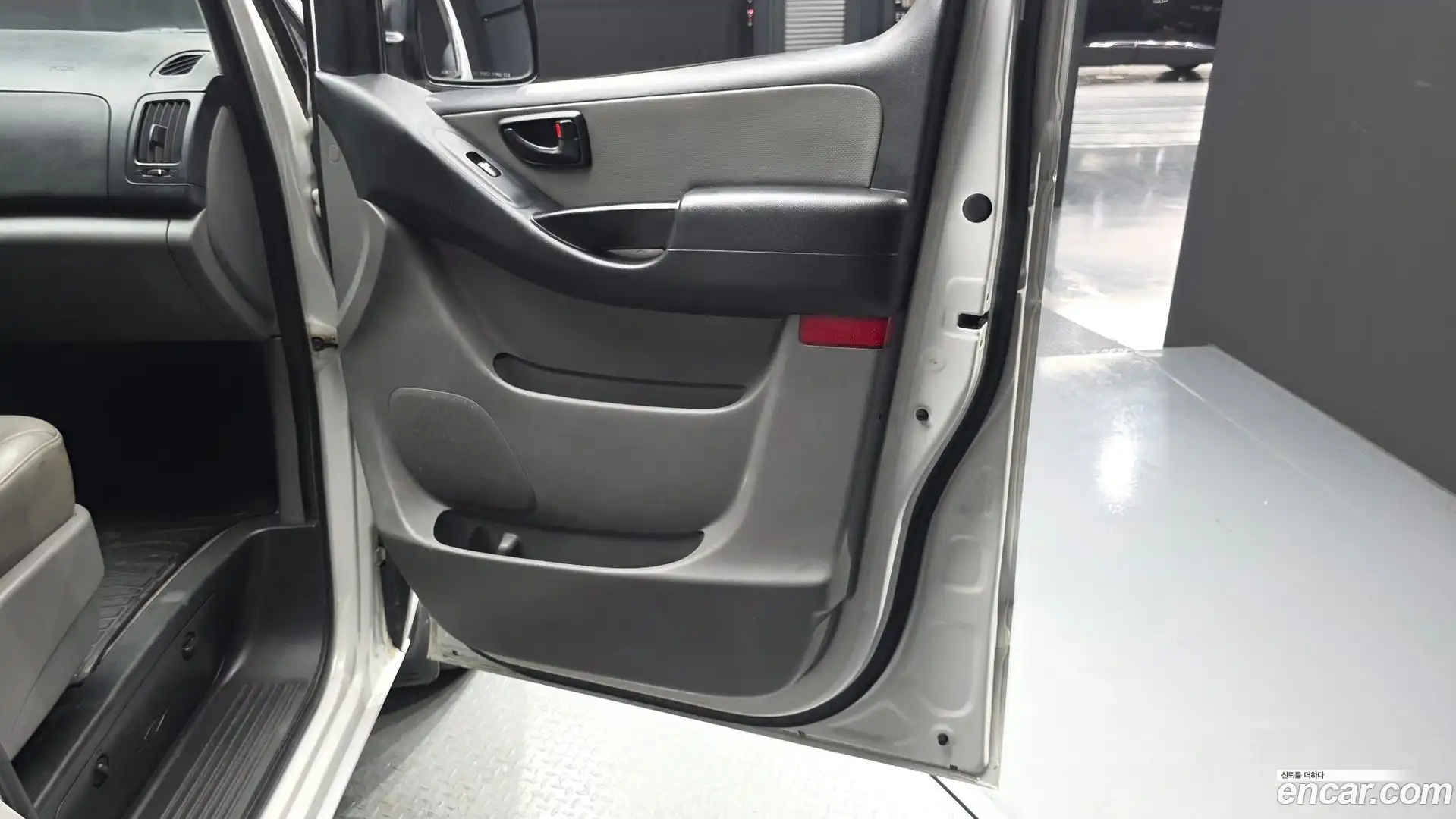 Starex Hyundai 2016.6-INNER-035