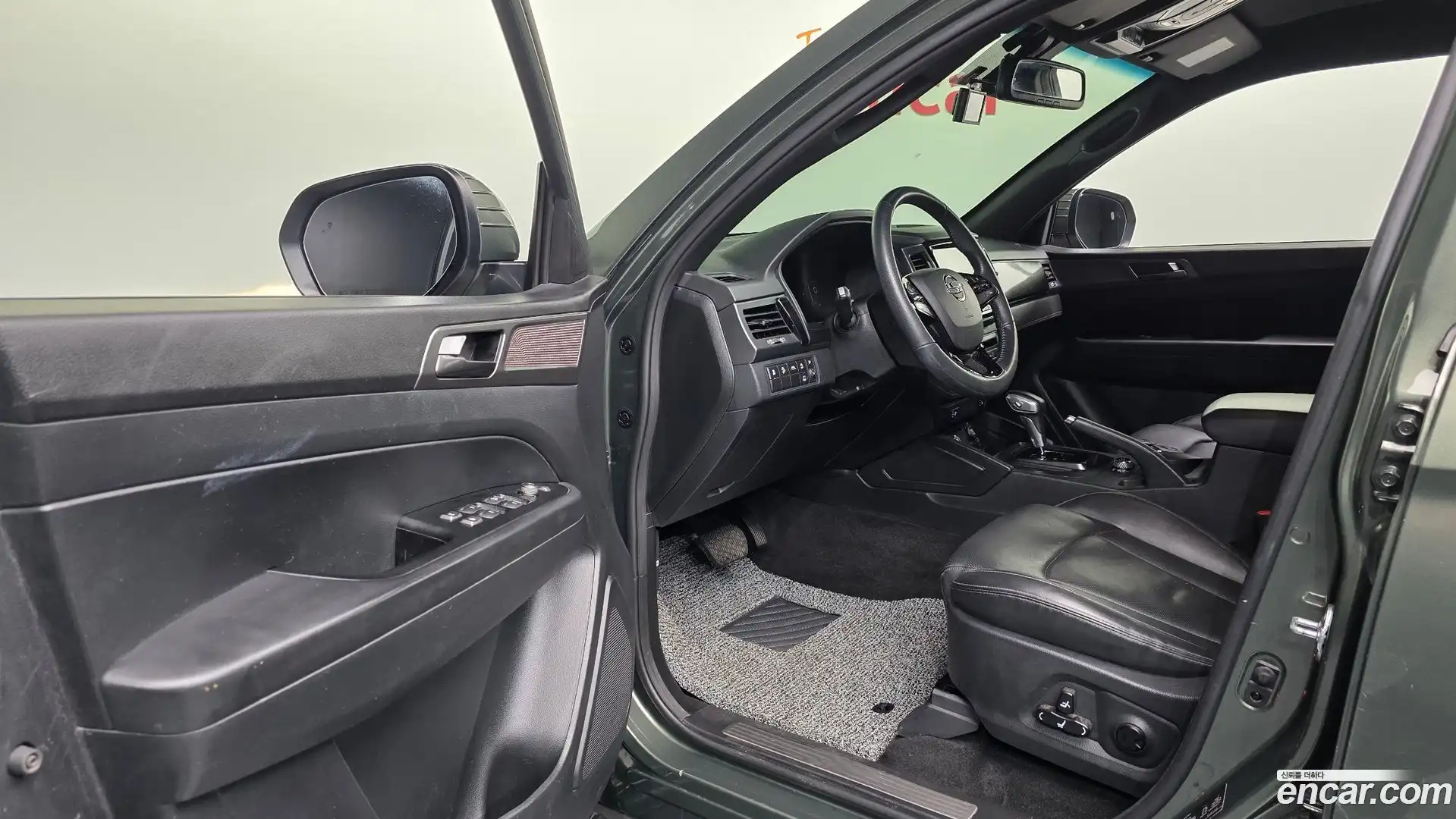 Rexton KG Mobility 2023.4-INNER-010