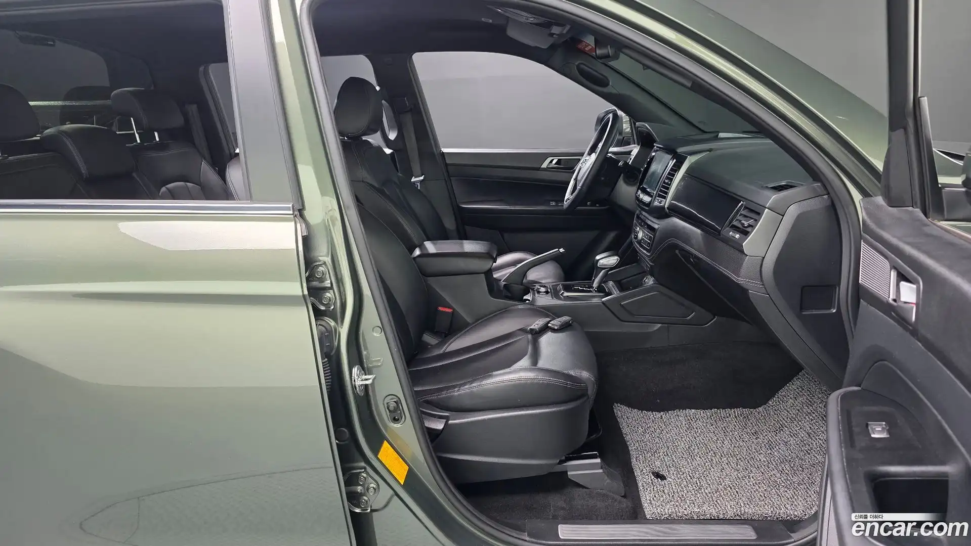 Rexton KG Mobility 2023.4-INNER-036