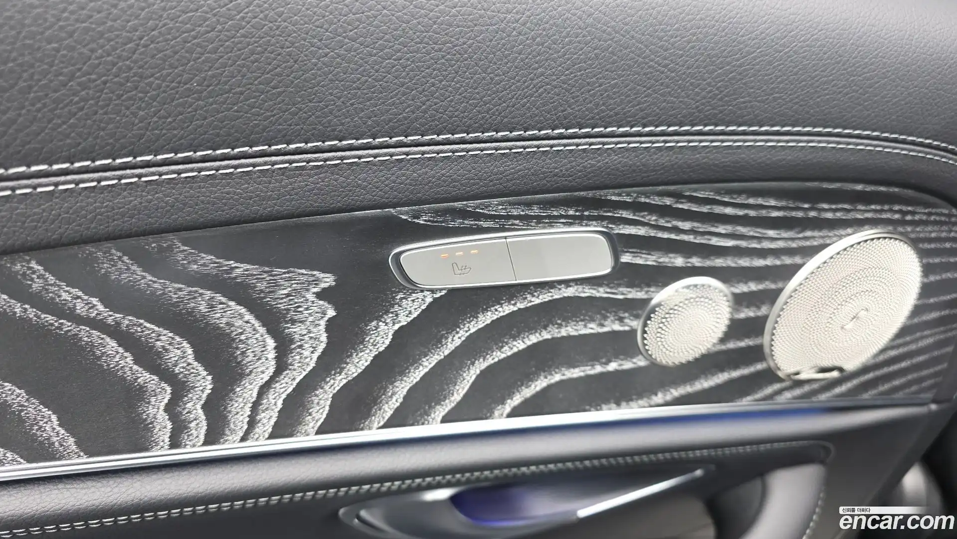 E-Class Mercedes-Benz 2022.6-OPTION-022
