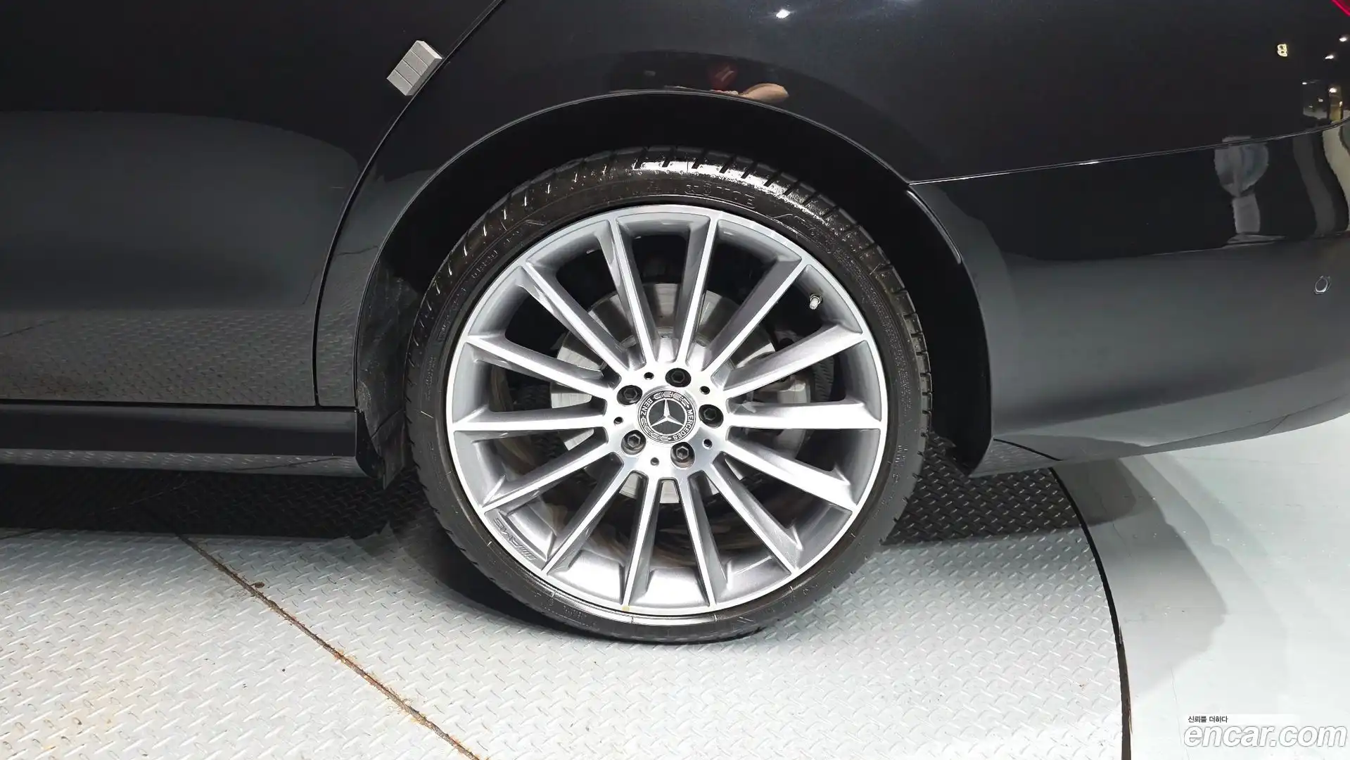 E-Class Mercedes-Benz 2022.6-OUTER-031