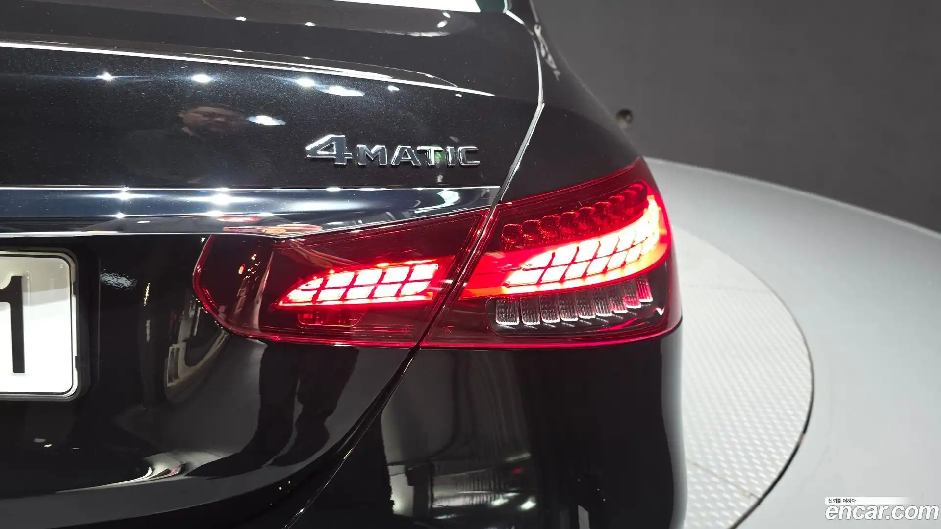 E-Class Mercedes-Benz 2022.6-OUTER-033