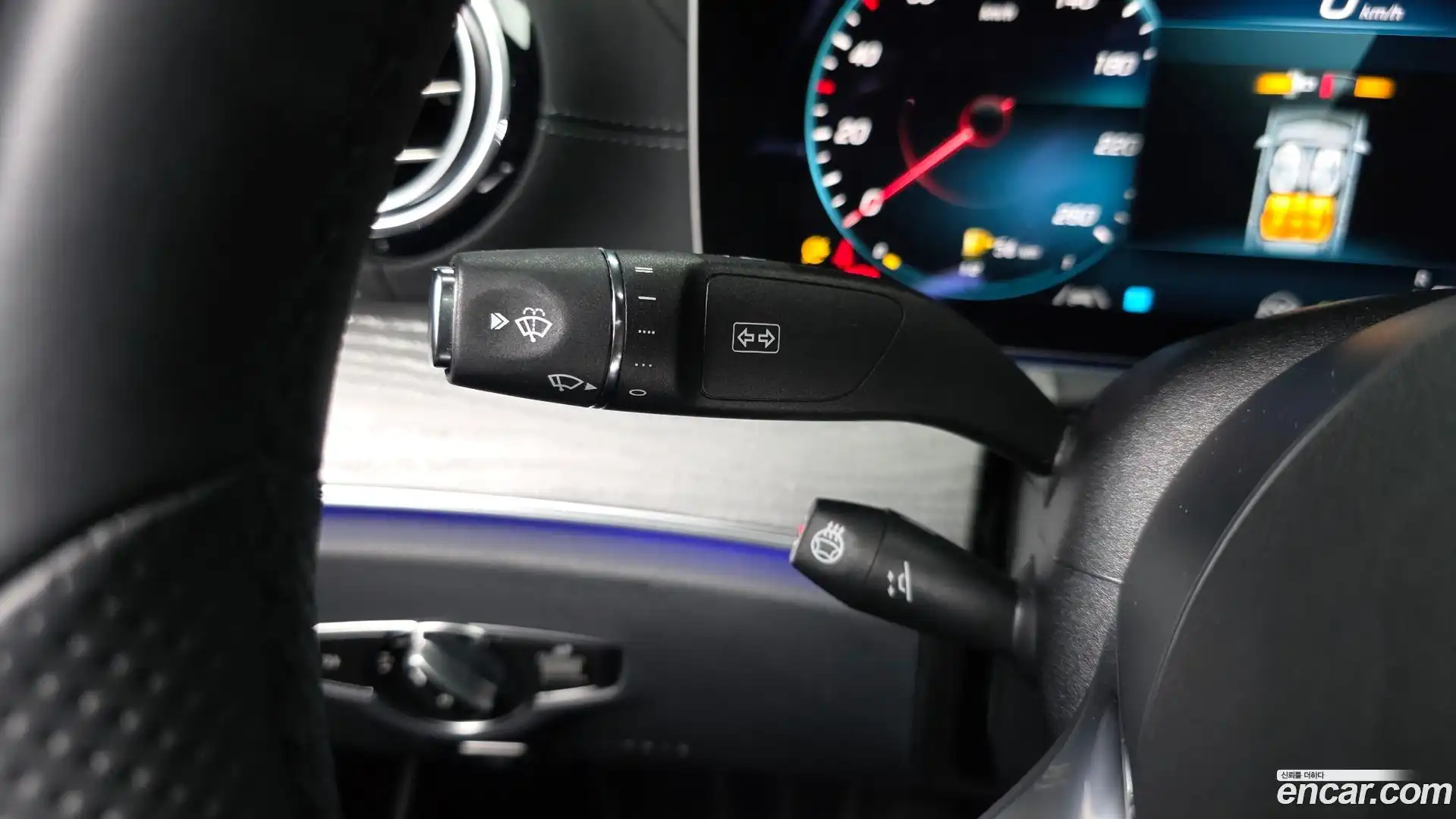 E-Class Mercedes-Benz 2022.6-OPTION-041