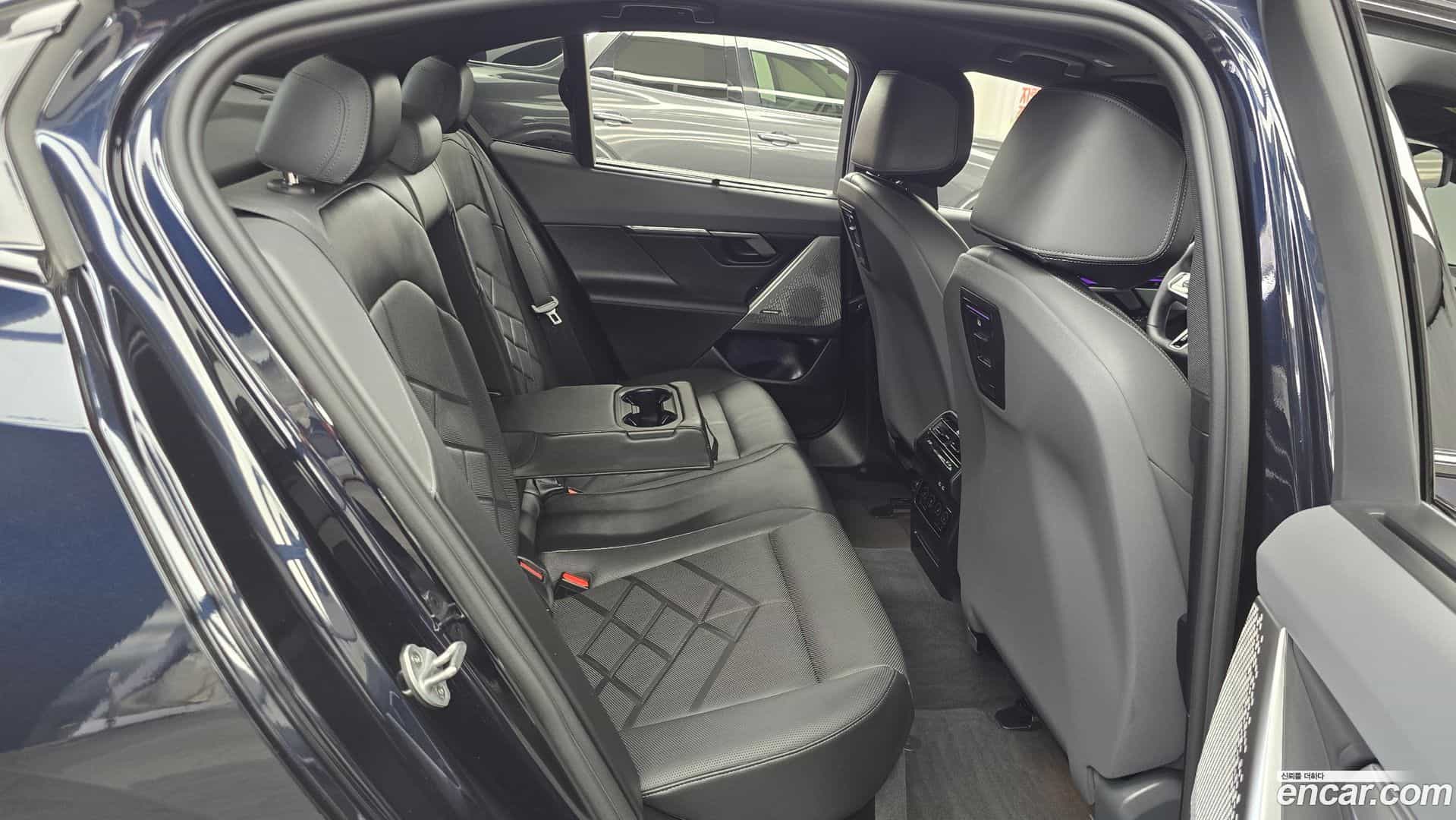 5-Series BMW 2025.4-OPTION-015
