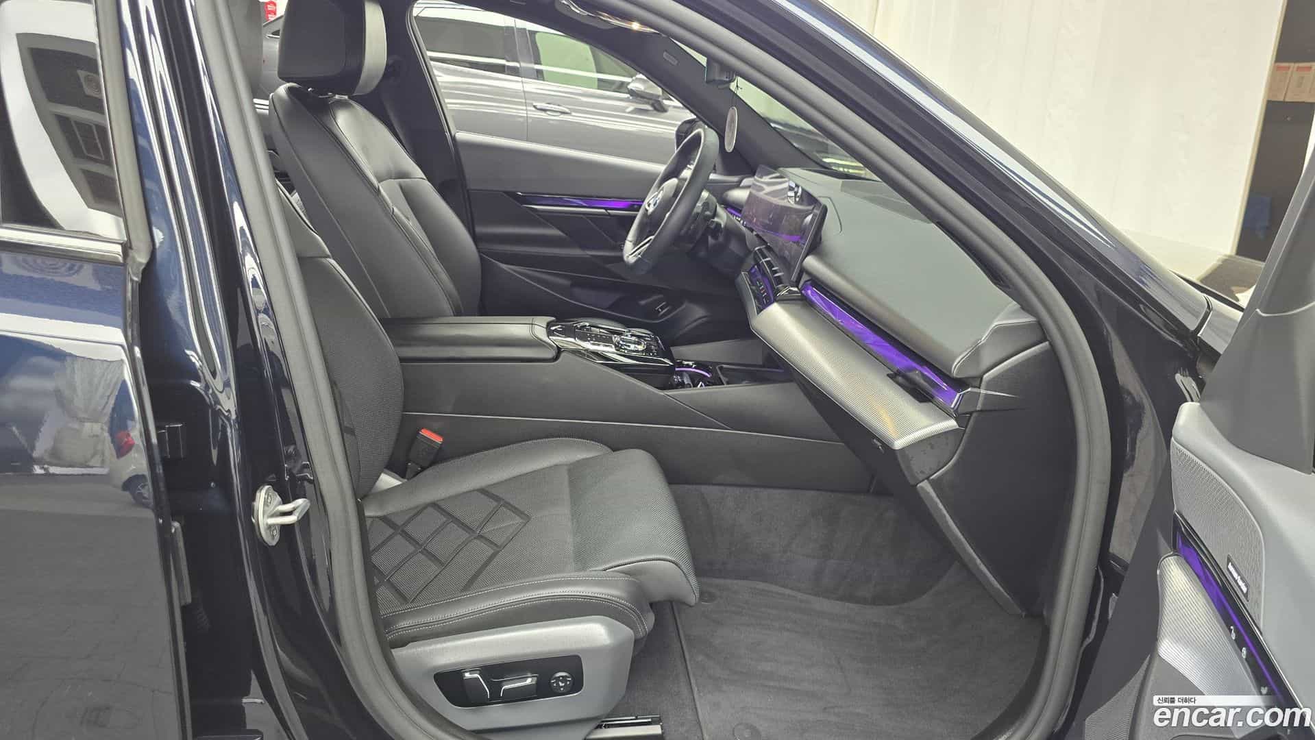 5-Series BMW 2025.4-INNER-036