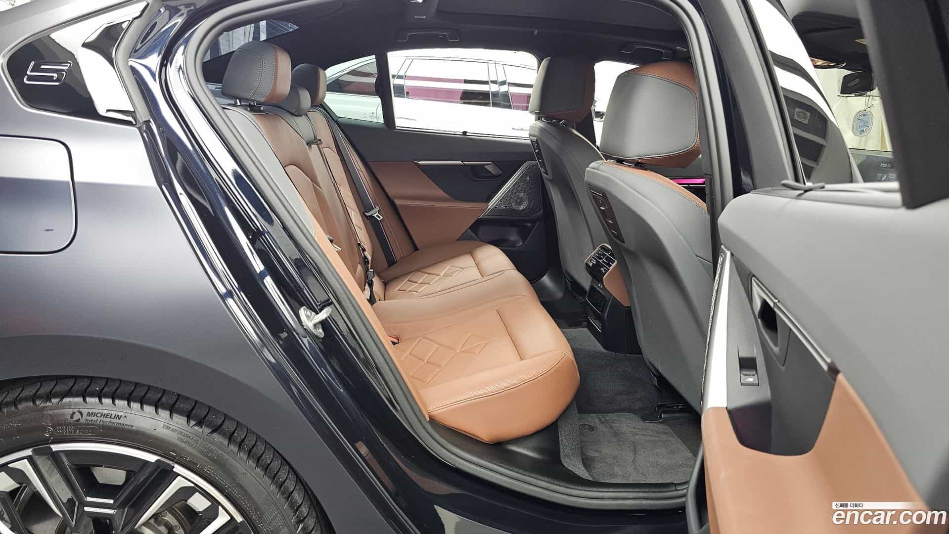 i5 BMW 2024.0-OPTION-016