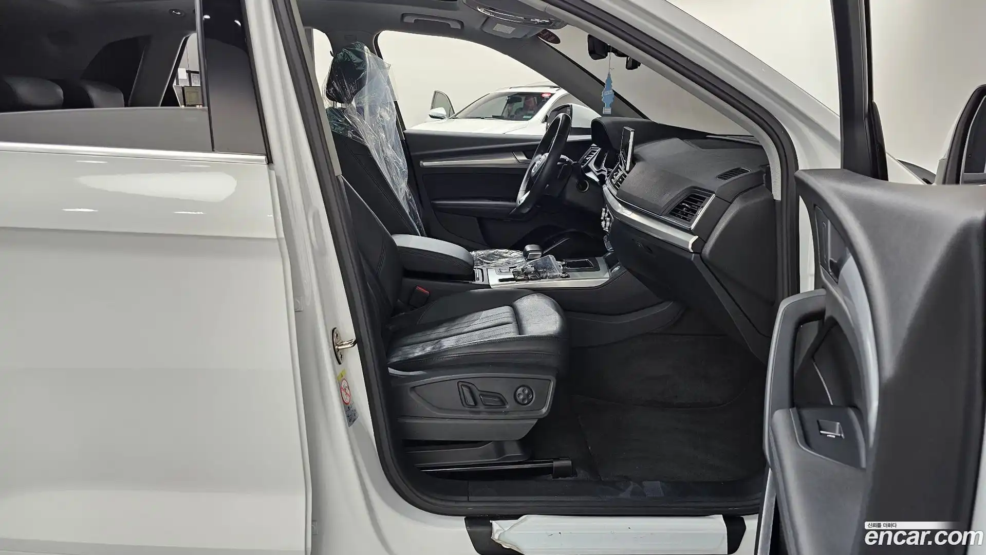 Q5 Audi 2020.10-INNER-036