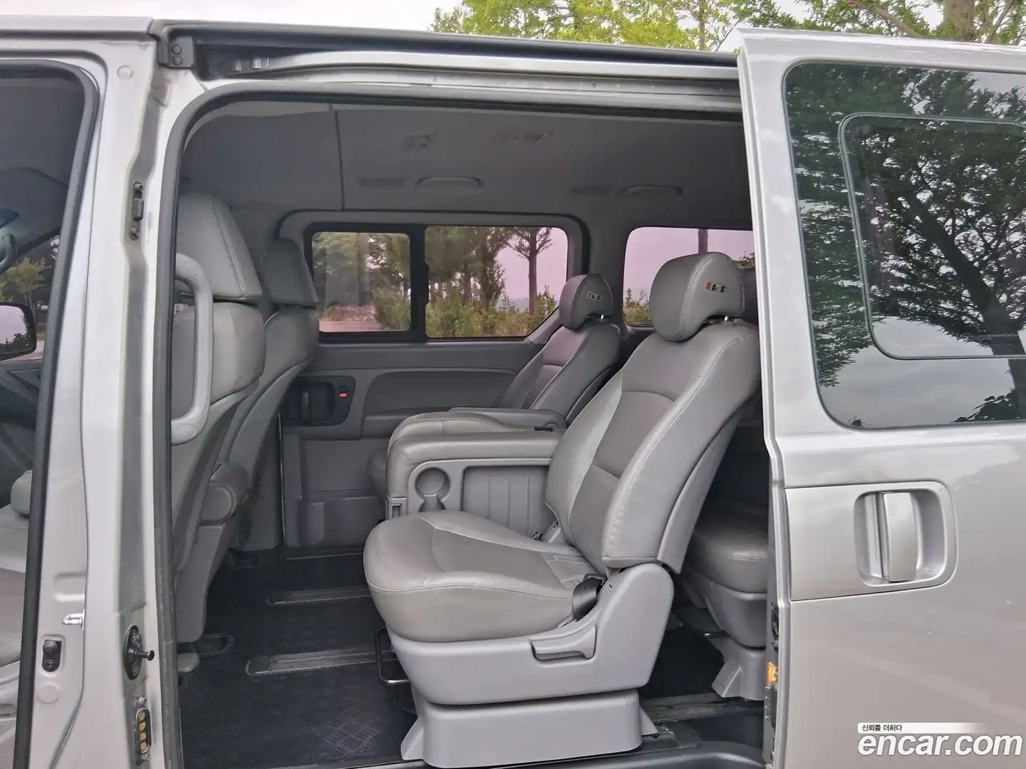 Starex Hyundai 2014.11-INNER-007