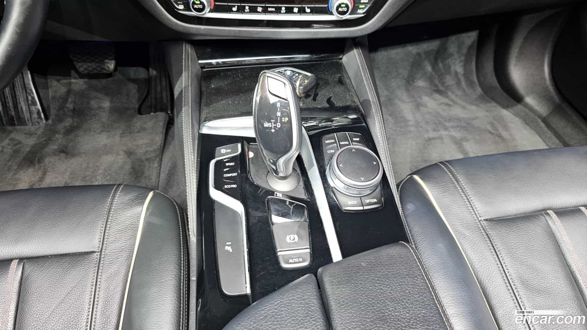 5-Series BMW 2017.10-INNER-009