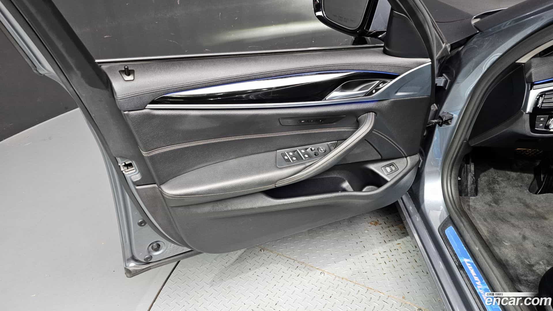 5-Series BMW 2017.10-INNER-034