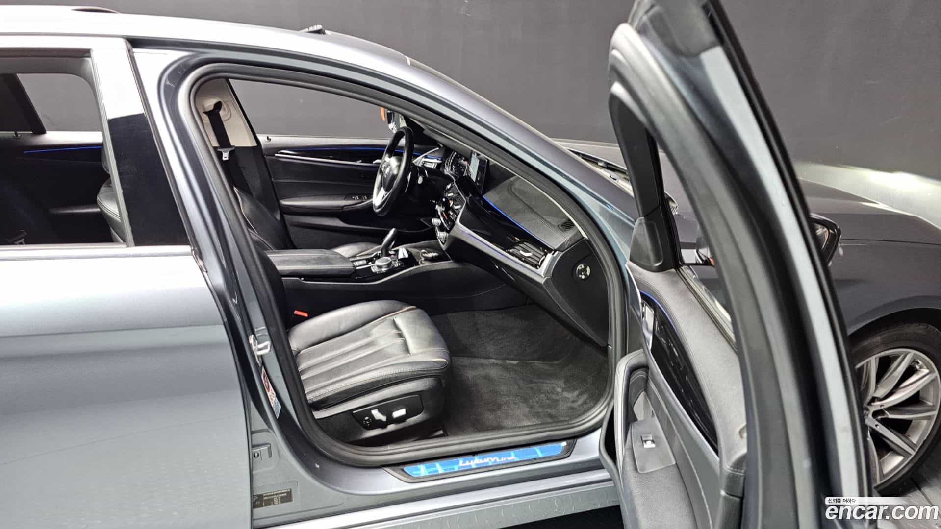5-Series BMW 2017.10-INNER-036