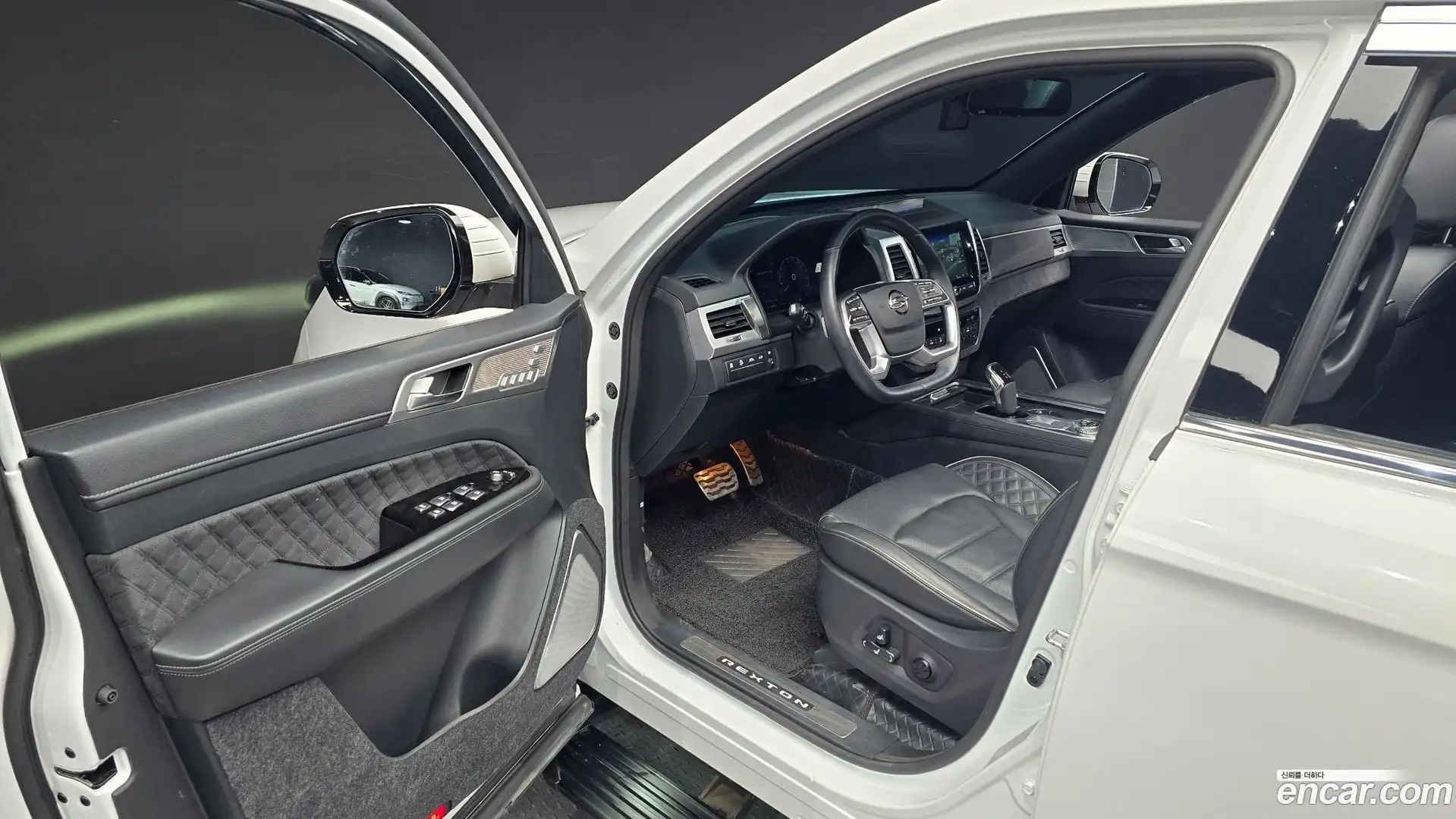 Rexton KG Mobility 2022.3-INNER-010