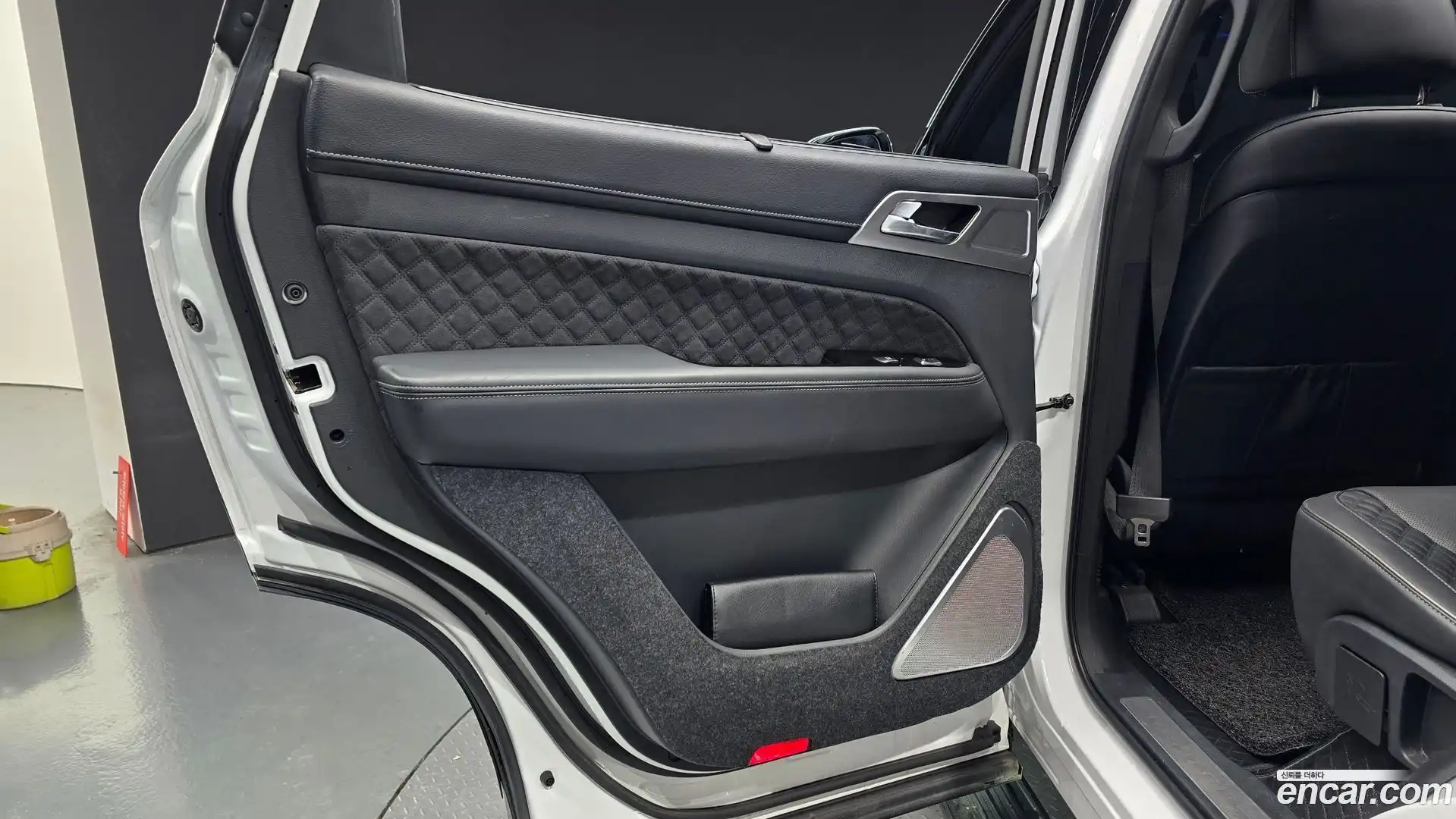 Rexton KG Mobility 2022.3-INNER-035