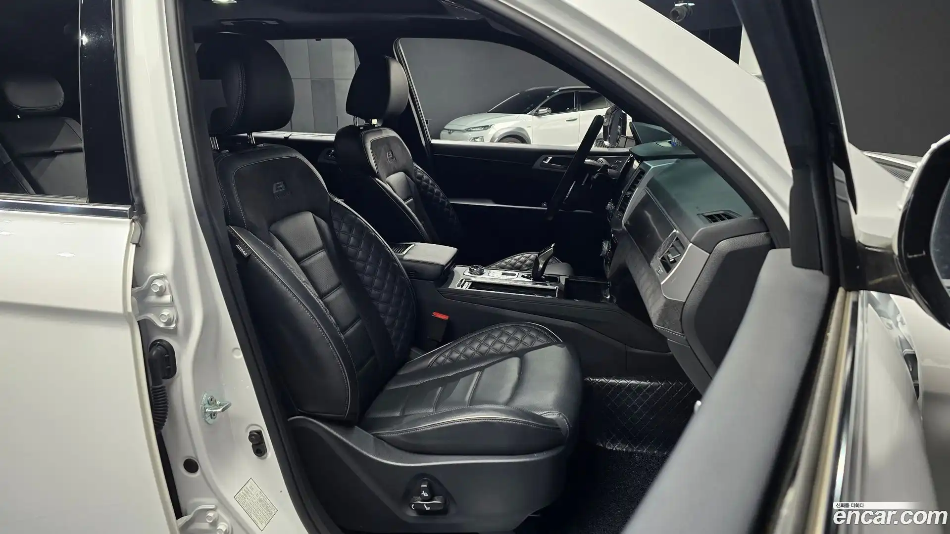 Rexton KG Mobility 2022.3-INNER-036