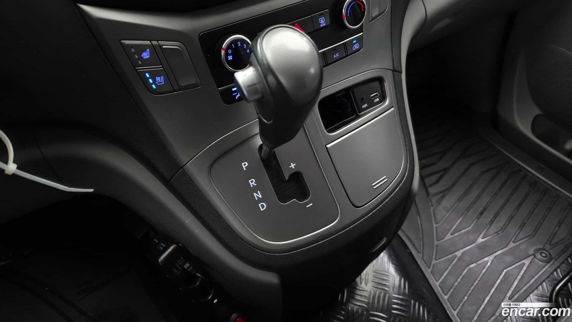 Starex Hyundai 2020.2-INNER-009