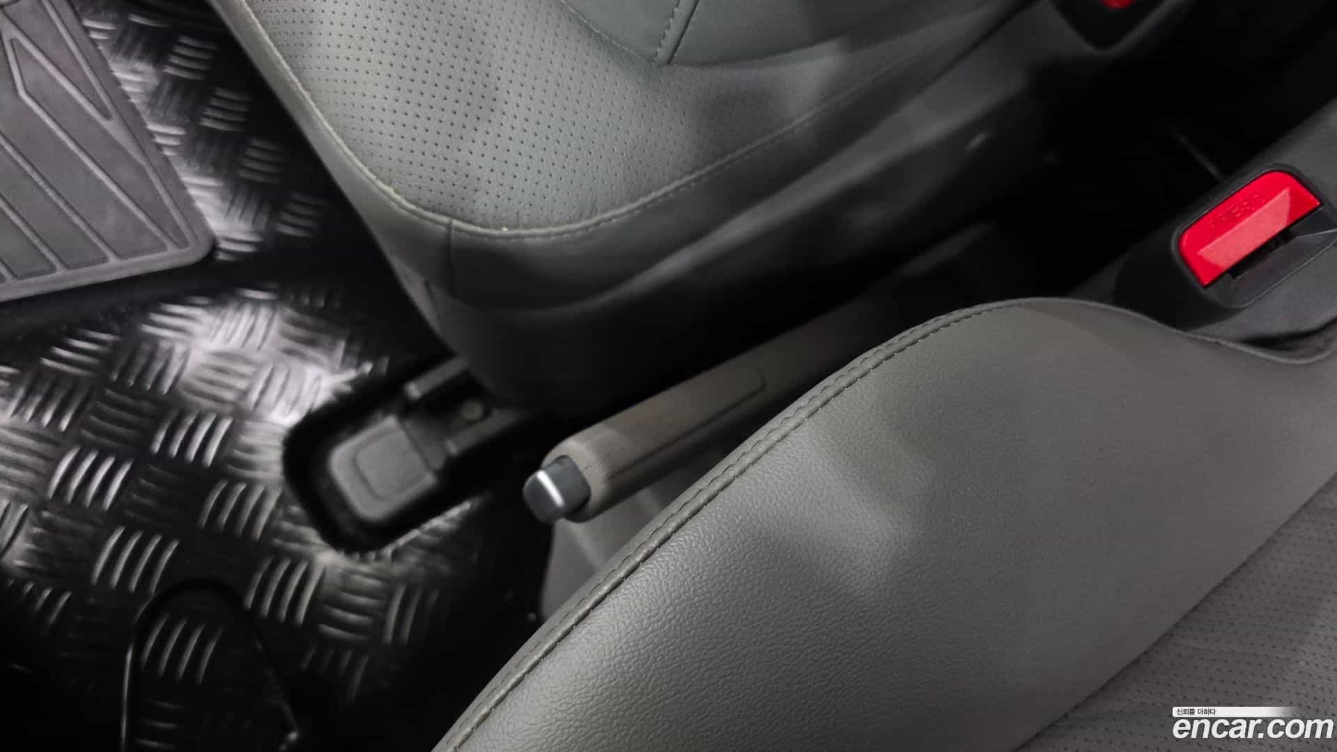 Starex Hyundai 2020.2-OPTION-040