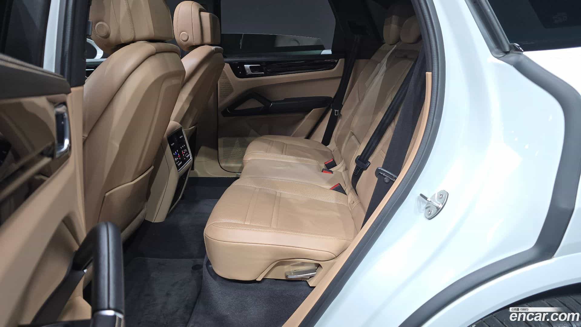 Cayenne Porsche 2020.3-OPTION-016