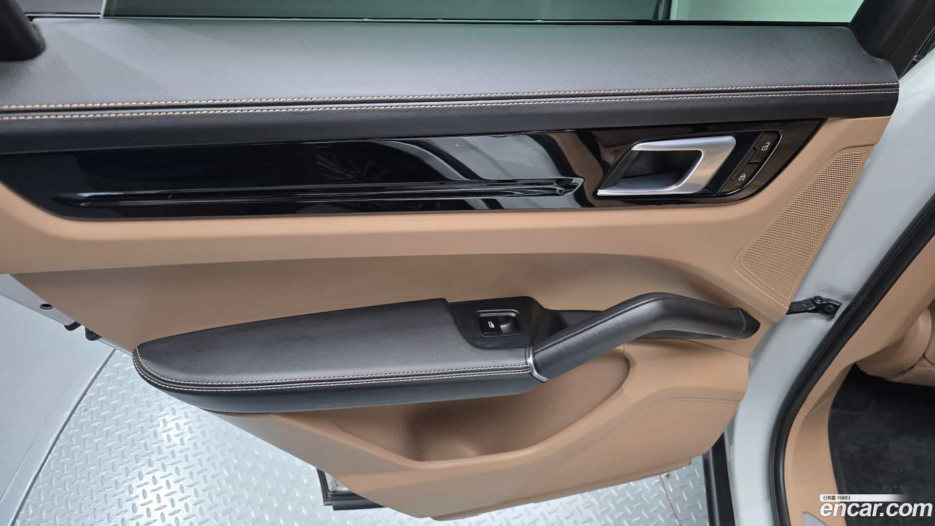 Cayenne Porsche 2020.3-INNER-035