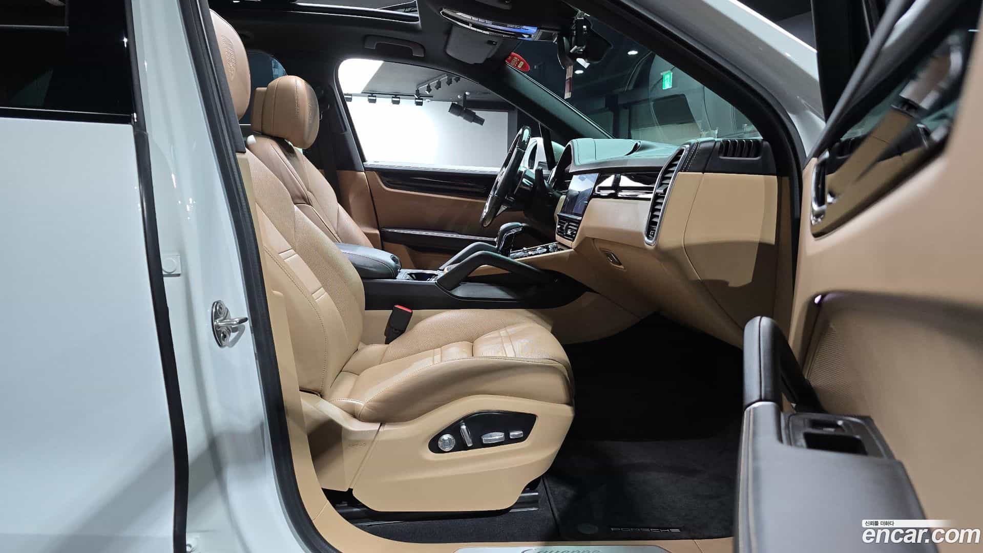 Cayenne Porsche 2020.3-INNER-036