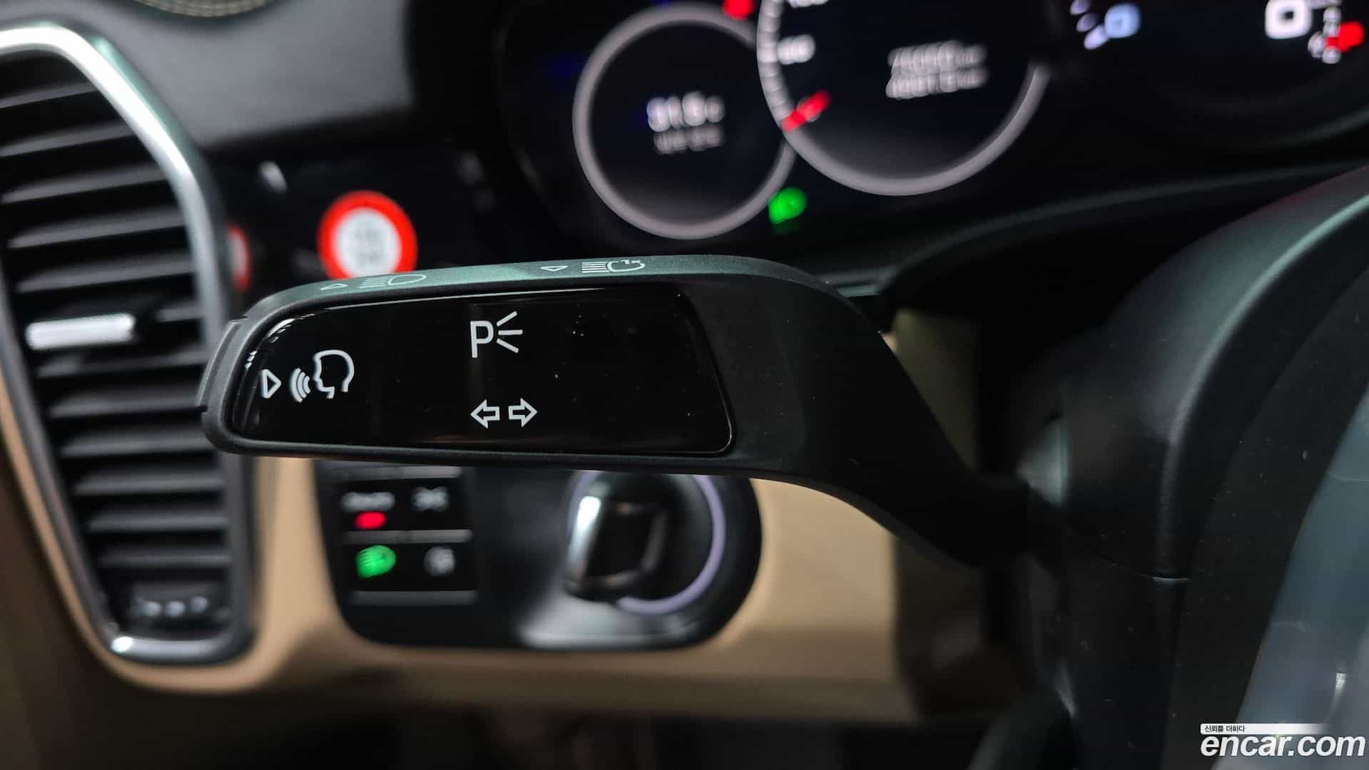 Cayenne Porsche 2020.3-OPTION-046