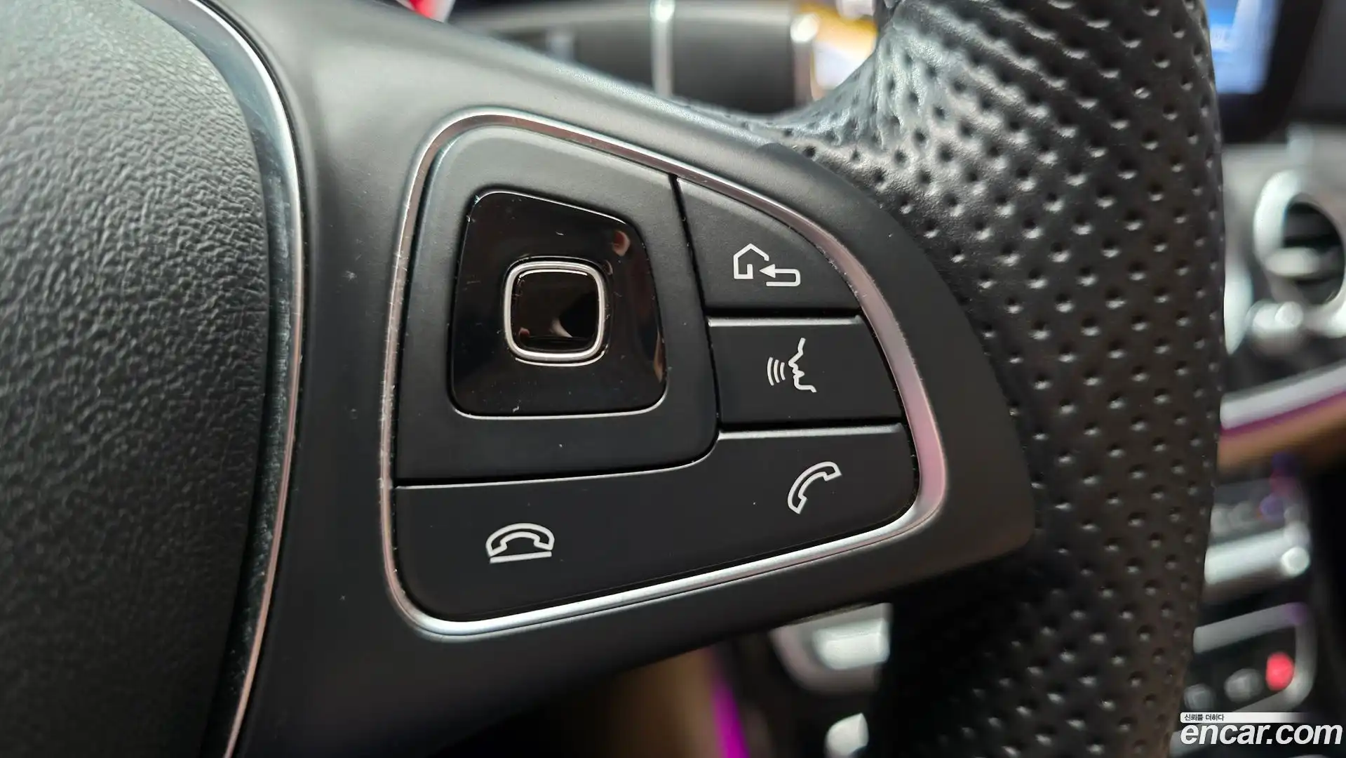 E-Class Mercedes-Benz 2018.3-OPTION-021