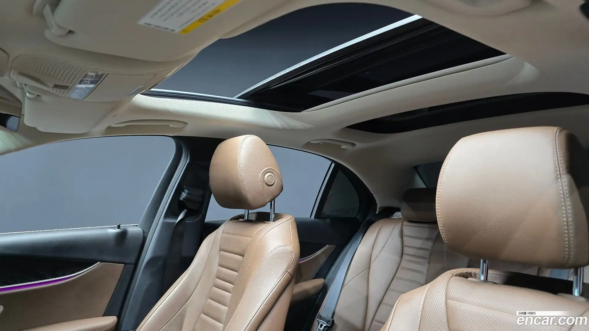 E-Class Mercedes-Benz 2018.3-OPTION-022