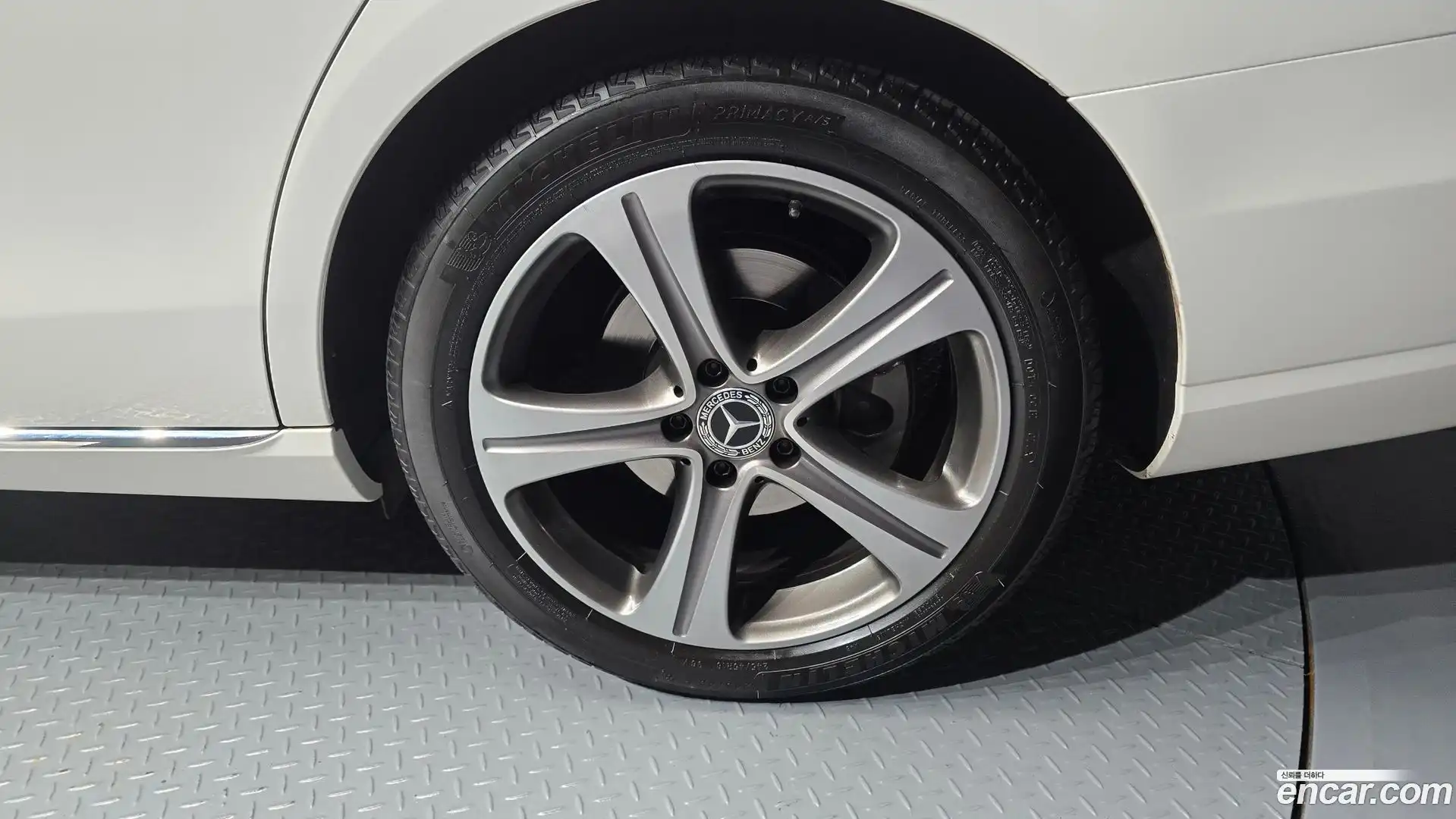 E-Class Mercedes-Benz 2018.3-OUTER-031