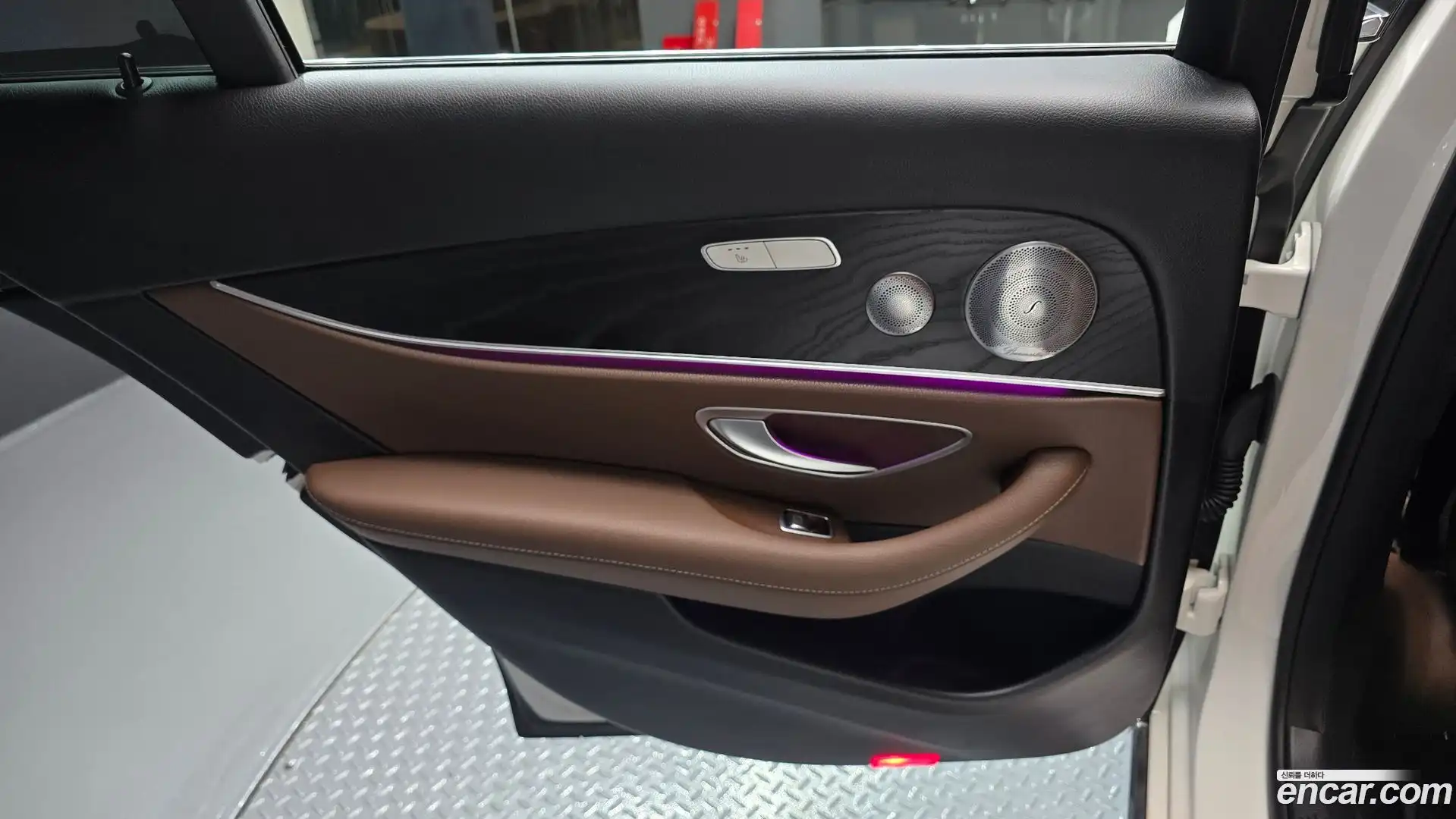 E-Class Mercedes-Benz 2018.3-INNER-035
