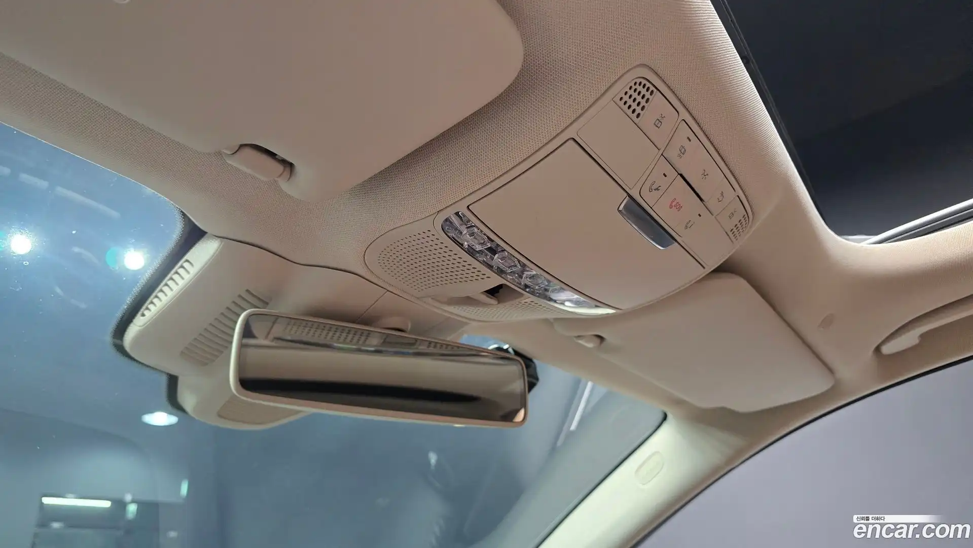 E-Class Mercedes-Benz 2018.3-OPTION-042