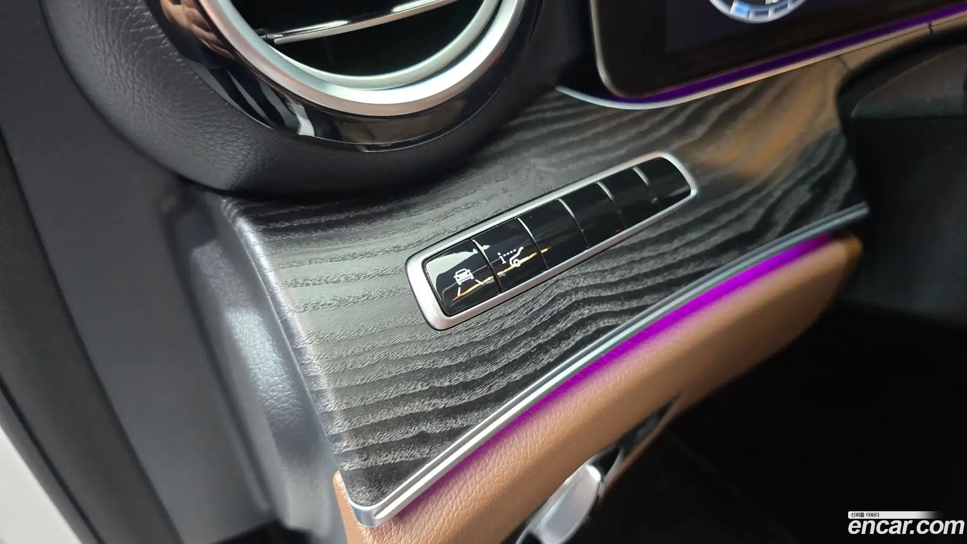 E-Class Mercedes-Benz 2018.3-OPTION-043